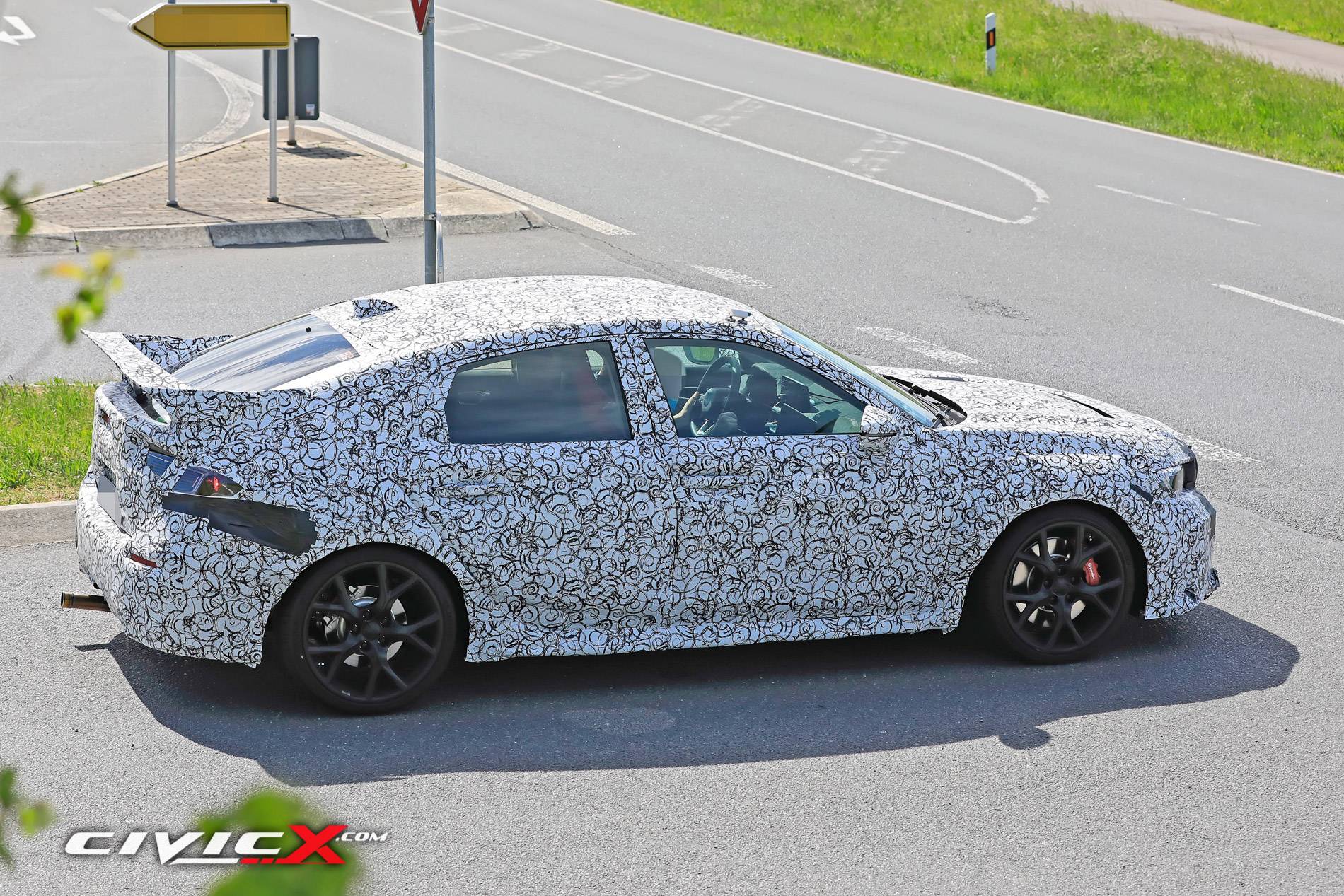 11th Gen Honda Civic 11th GEN CIVIC TYPE R SPIED!! 2022-11thgen-Civic-Type-R-22HondaCivicTpR.s10.KGP