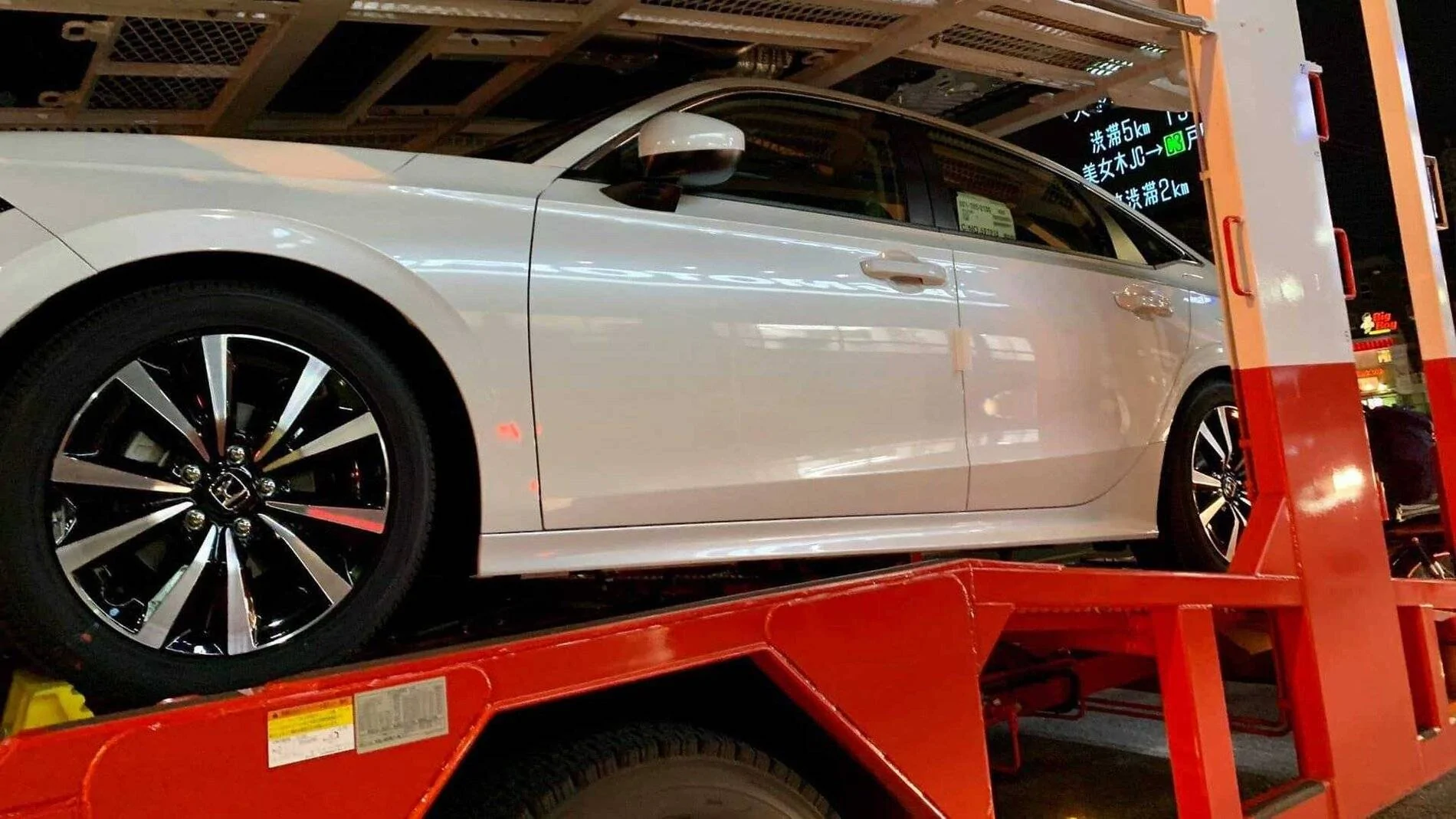 11th Gen Honda Civic Spied: 2022 Civic Sedan in Platinum White and Lunar Silver (US Spec) 2022 Honda Civic Sedan White 1