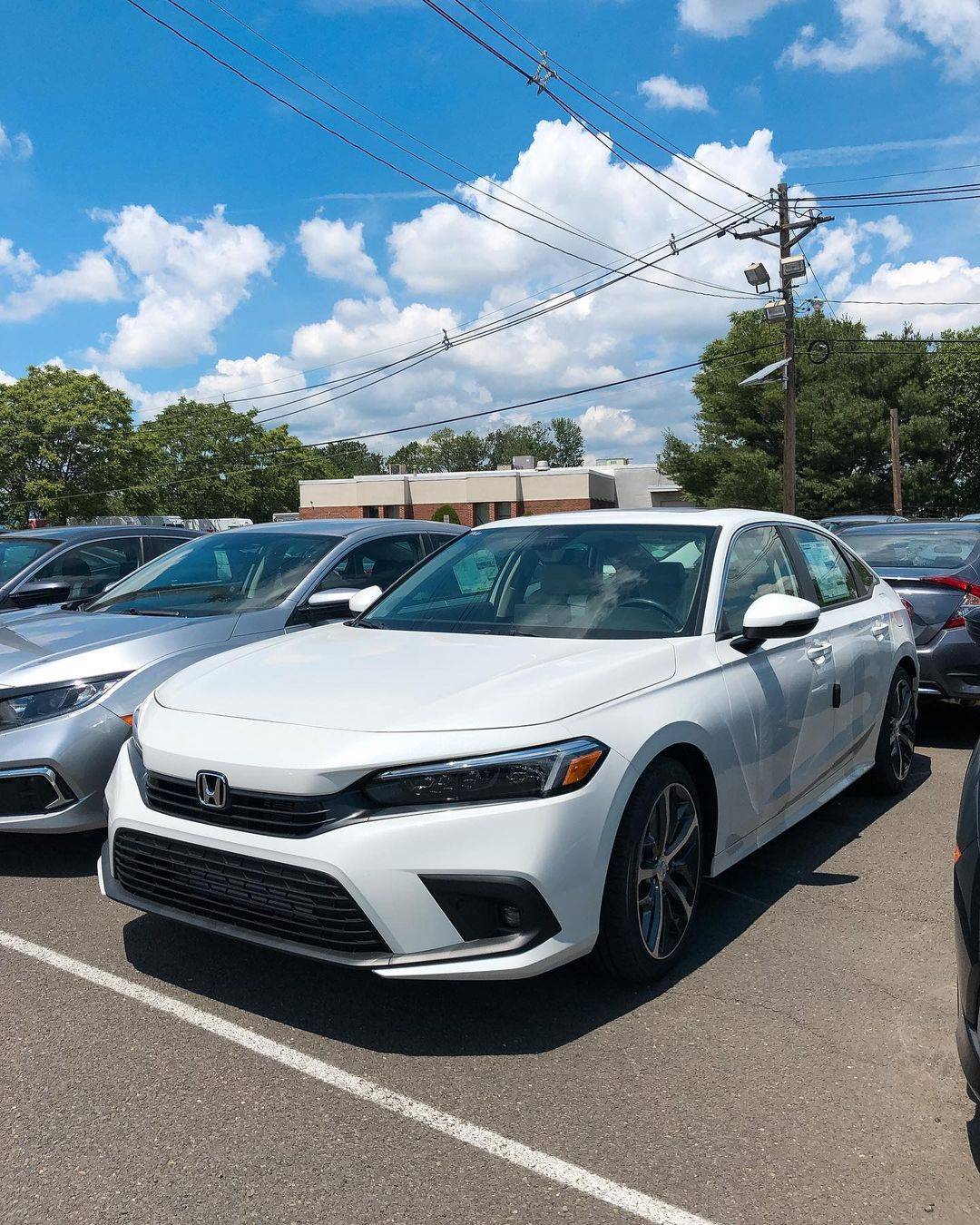 11th Gen Honda Civic Official PLATINUM WHITE 2022+ 11th Gen Civic & Si Thread 197944609_832111577736000_119782053003987308_n