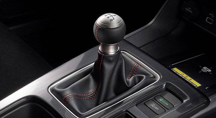11th Gen Honda Civic First look @ manual transmission shifter from new Hatchback 2022-honda-civic-hatch-manual-japan-