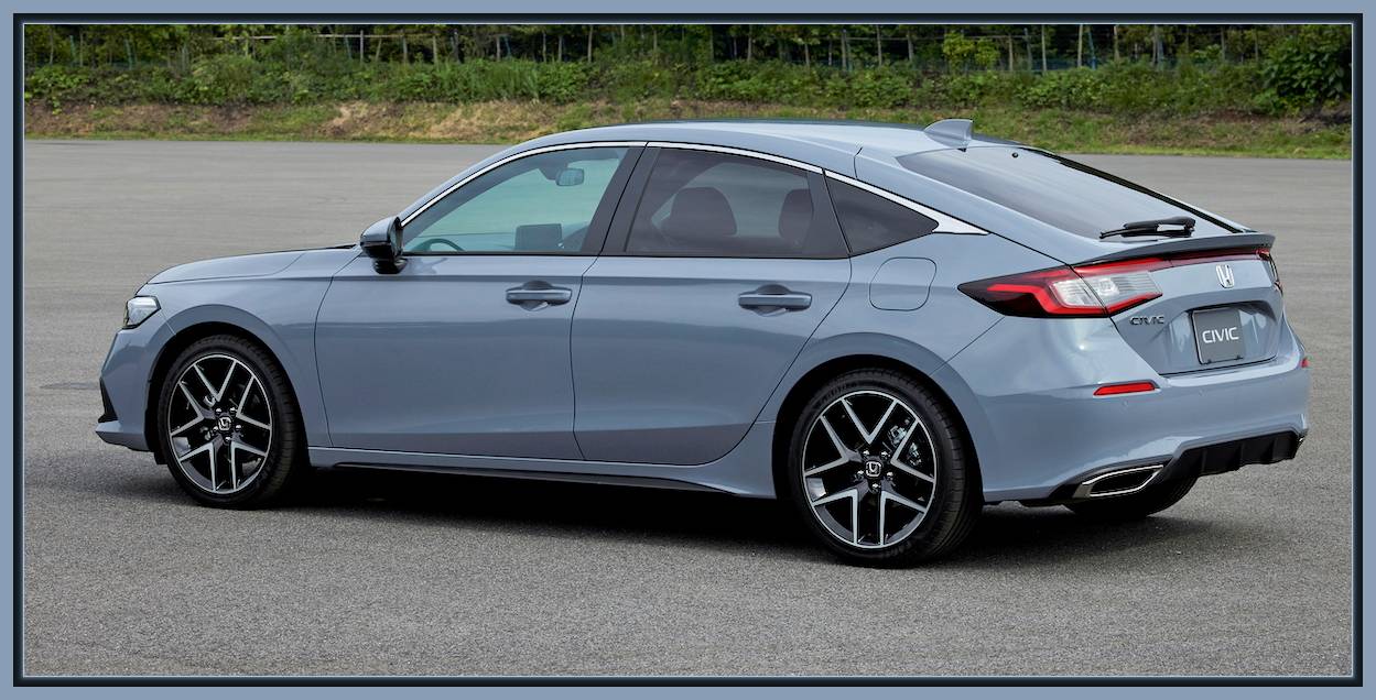 11th Gen Honda Civic Official: 2022 Honda Civic Hatchback Revealed! Specs, Info, Pics & Video 05 2022 Honda Civic Hatchback - Japan Market Model