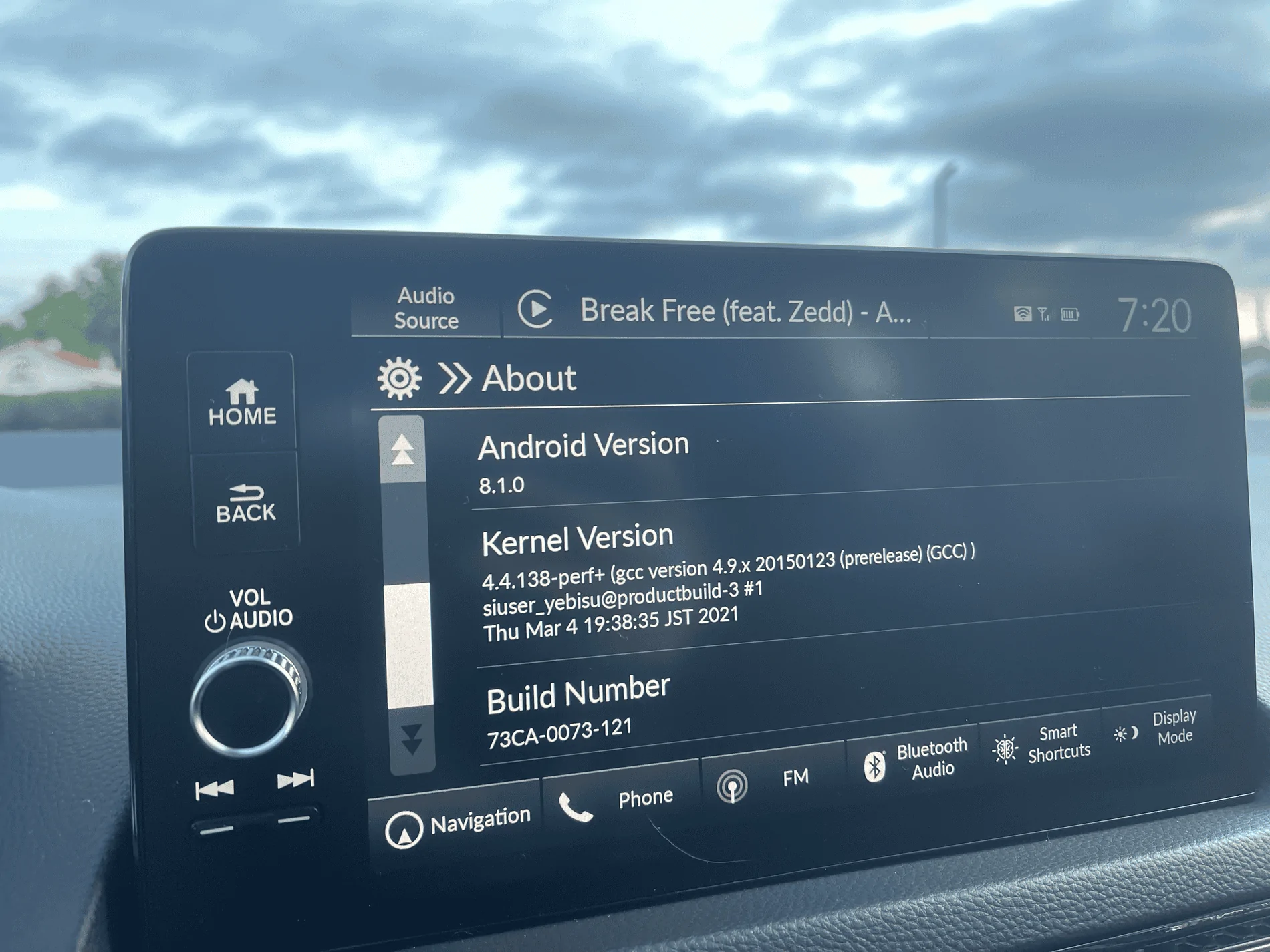 11th Gen Honda Civic Infotainment System runs Android v8.1.0 IMG_3567