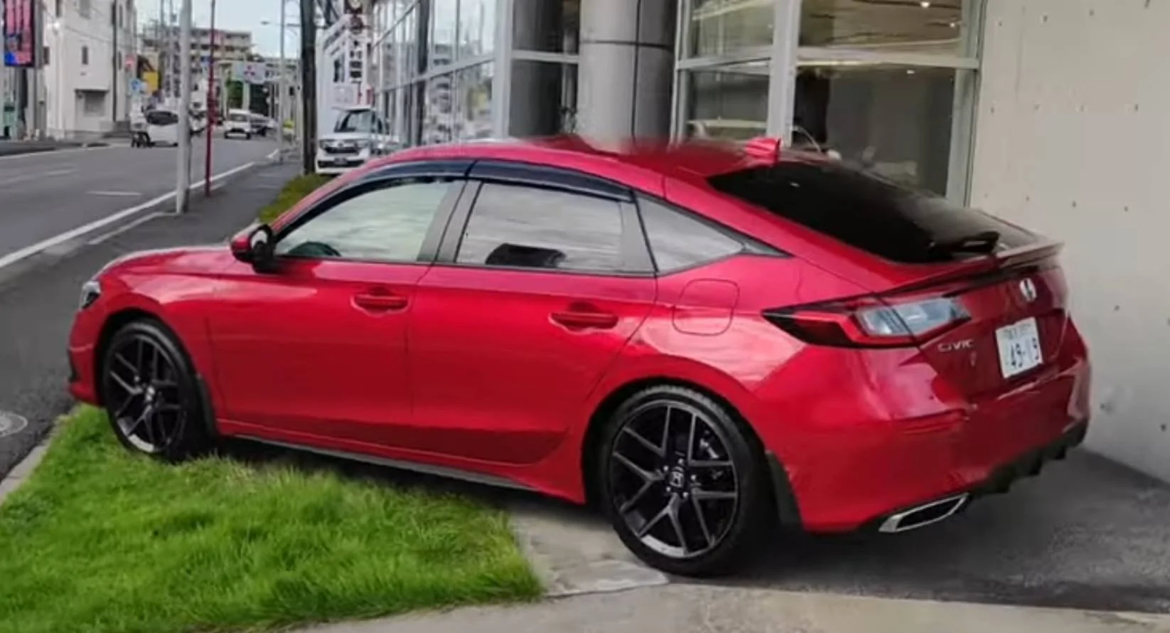 11th Gen Honda Civic 11th Civic Hatchback Red Metallic R565M Screenshot_20210821-204250_YouTube-01
