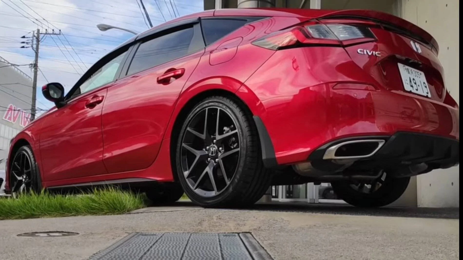 11th Gen Honda Civic 11th Civic Hatchback Red Metallic R565M Screenshot_20210821-204639_YouTube-01