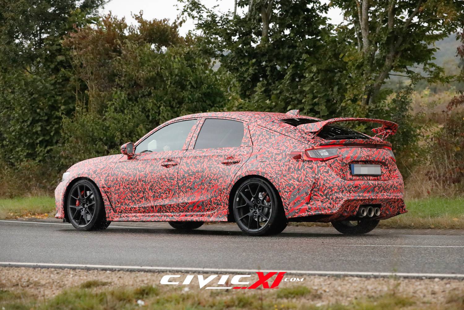 11th Gen Honda Civic ? 2022 Civic Type R Spied Inside & Out (First Interior Shots)! 265/30/19 tires revealed. 1634156504839