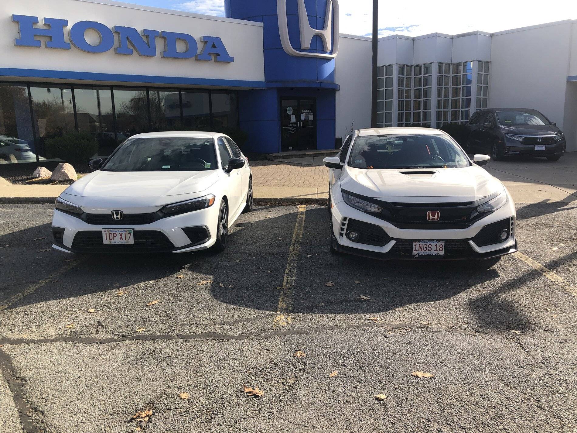 11th Gen Honda Civic Pics: Gen XI Civic sedan next to Gen X Civic Type R C43CF519-1D6F-4E78-9410-389DF269E189
