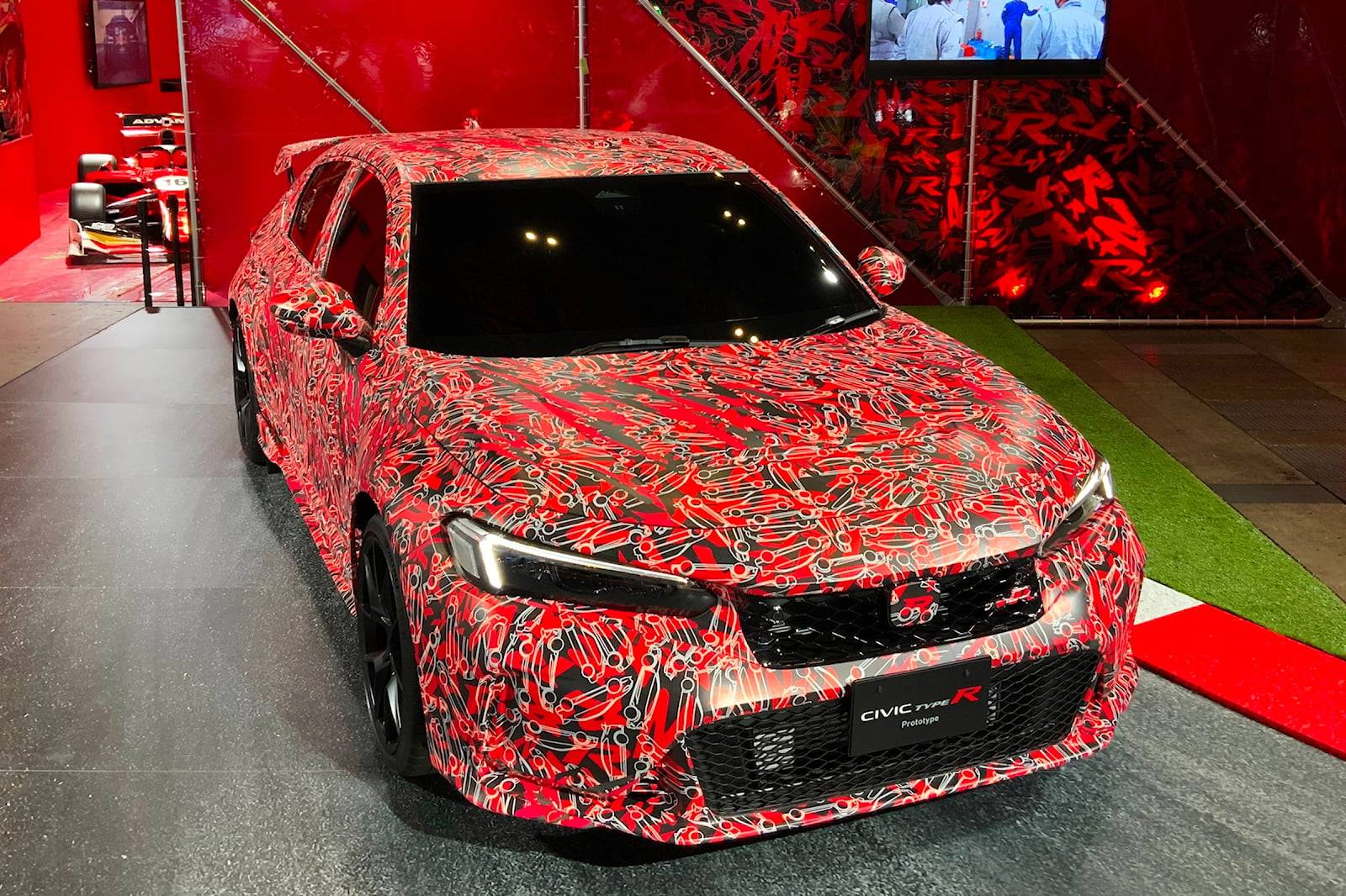 11th Gen Honda Civic ? Watch the 2023 Civic Type R rip on the Suzuka Circuit as it debuts at Tokyo Auto Salon 942147