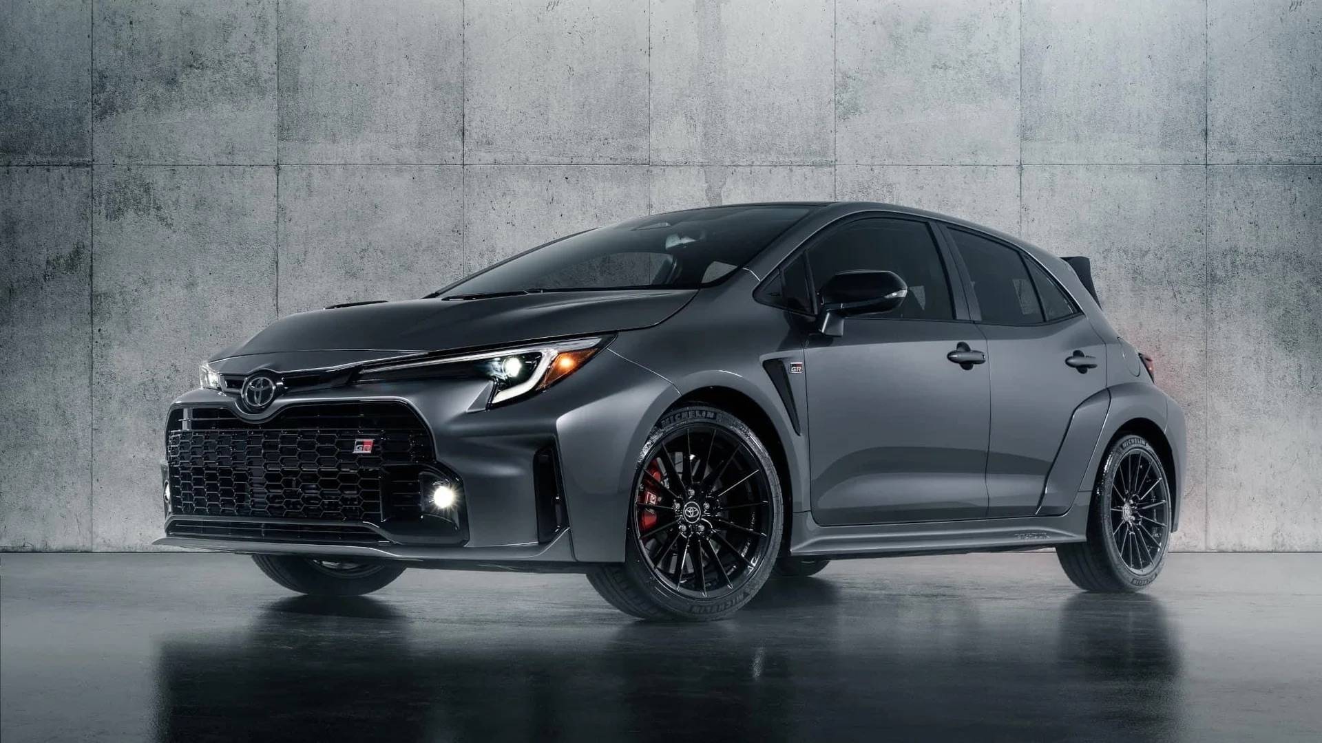 11th Gen Honda Civic ? 2022 Civic Type R Spied Inside & Out (First Interior Shots)! 265/30/19 tires revealed. IMG_2434