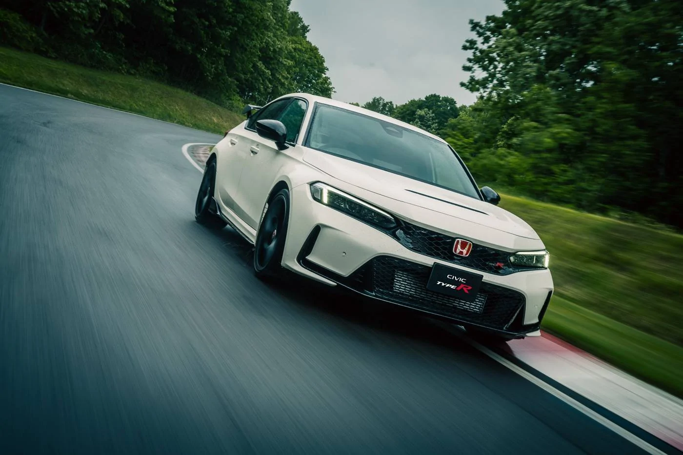 11th Gen Honda Civic OFFICIAL: 2023 Civic Type R Reveal Photos, Wallpapers & Videos 2023-honda-civic-typer-official-press-photos-1