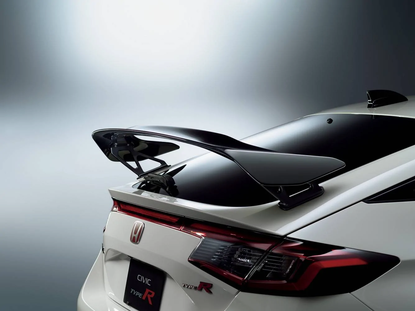 11th Gen Honda Civic OFFICIAL: 2023 Civic Type R Reveal Photos, Wallpapers & Videos 2023-honda-civic-typer-official-press-photos-4