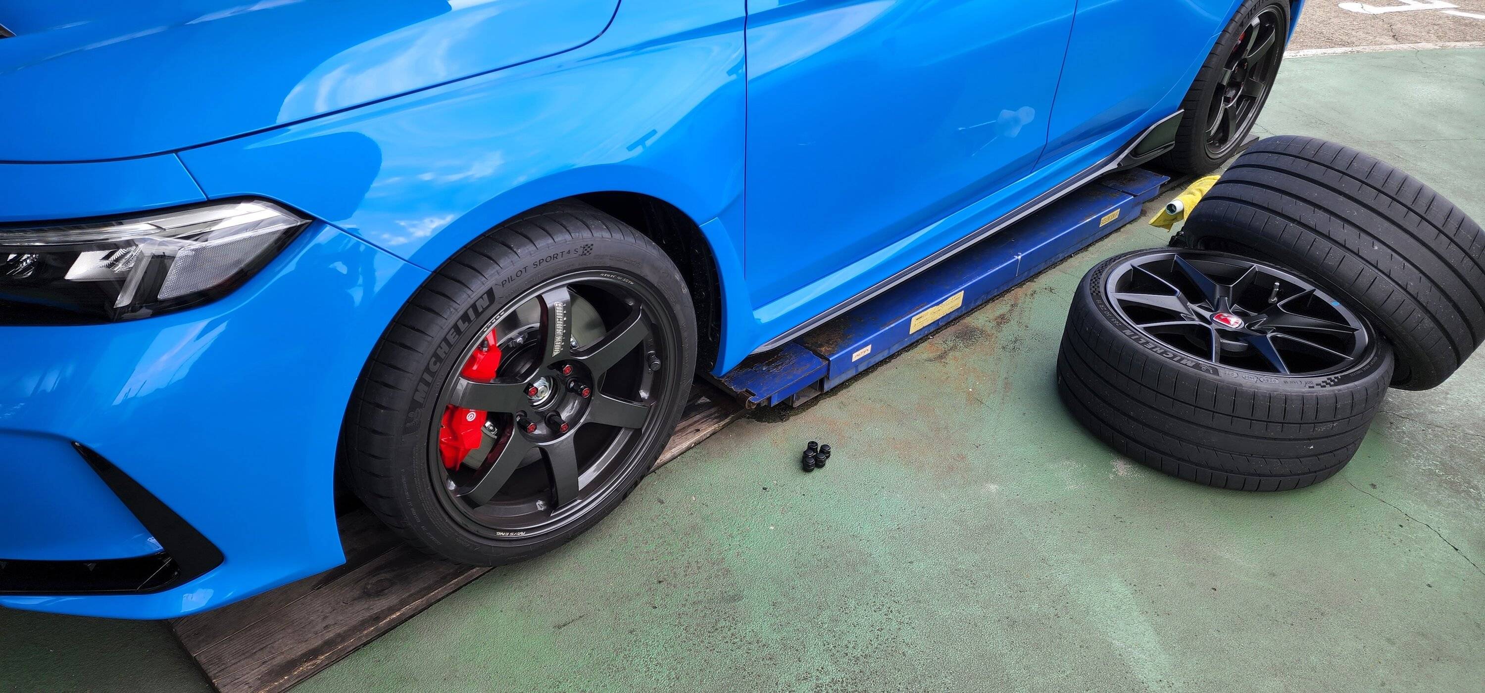11th Gen Honda Civic Drift King and the 2023 Civic Type R 1664055268146