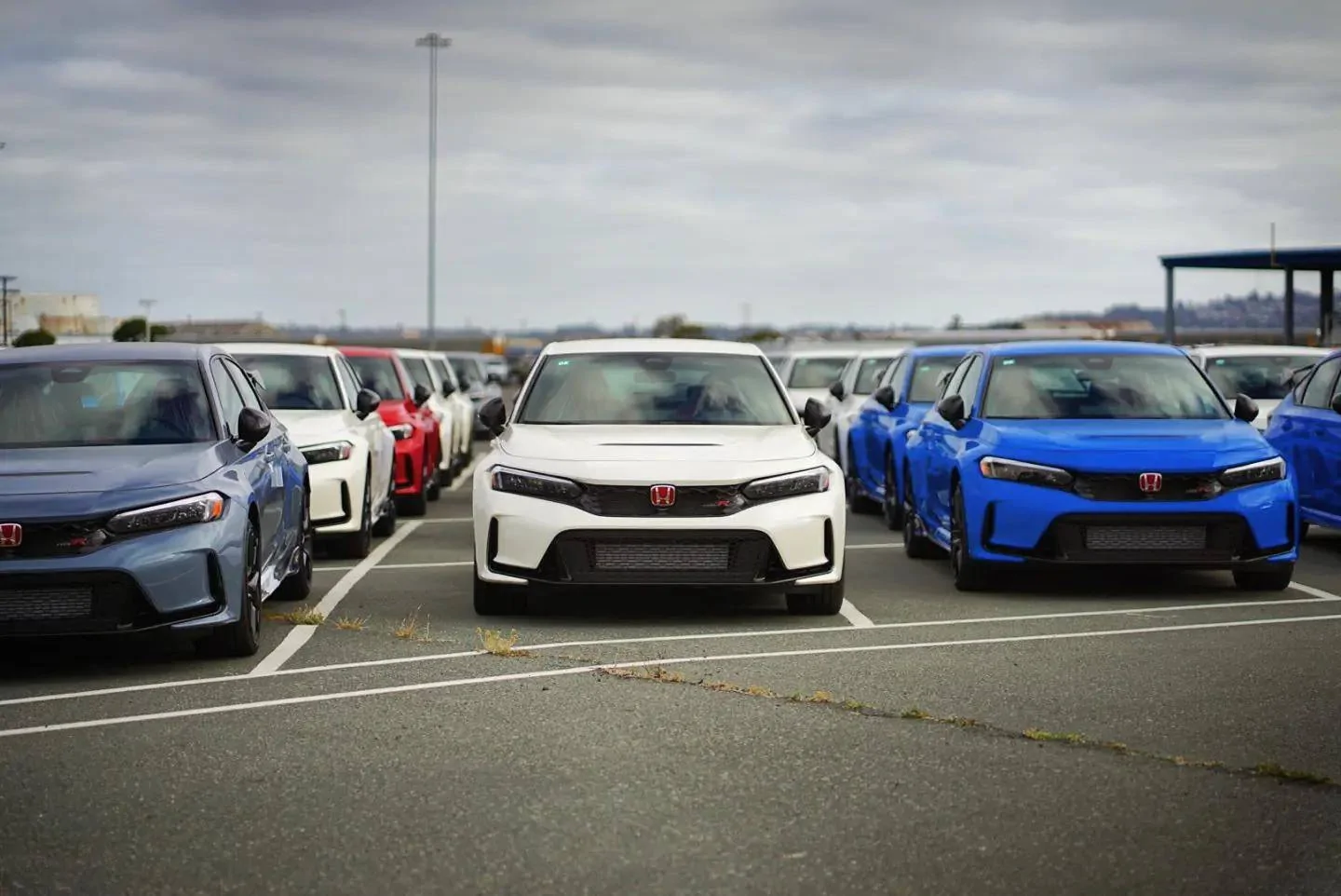 11th Gen Honda Civic Photos: ~100 FL5 Civic Type R unloaded at the Richmond port! 9eveynbiufr91