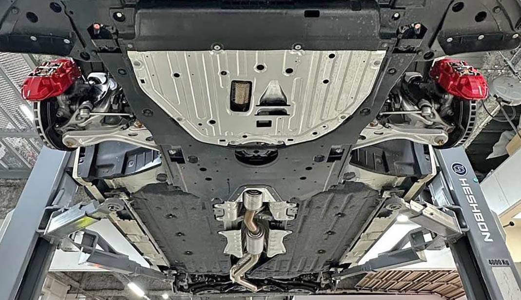 11th Gen Honda Civic FL5 Type R Underbody, Suspension, Exhaust and Brakes Photos fl5-civictyper-underbody-undercarriage1