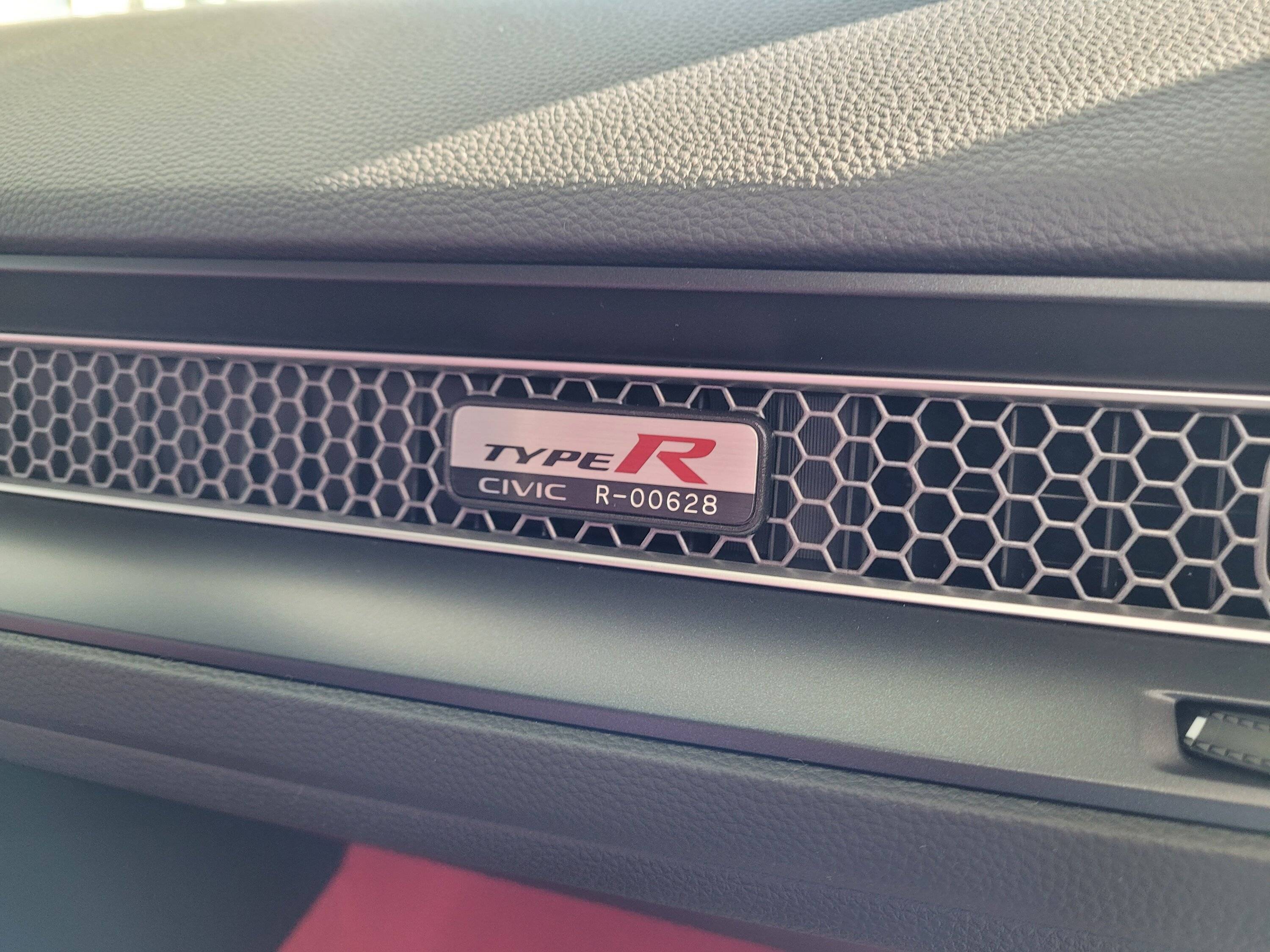 11th Gen Honda Civic Canadian dealer asked what colour Type R I want 20221111_110327