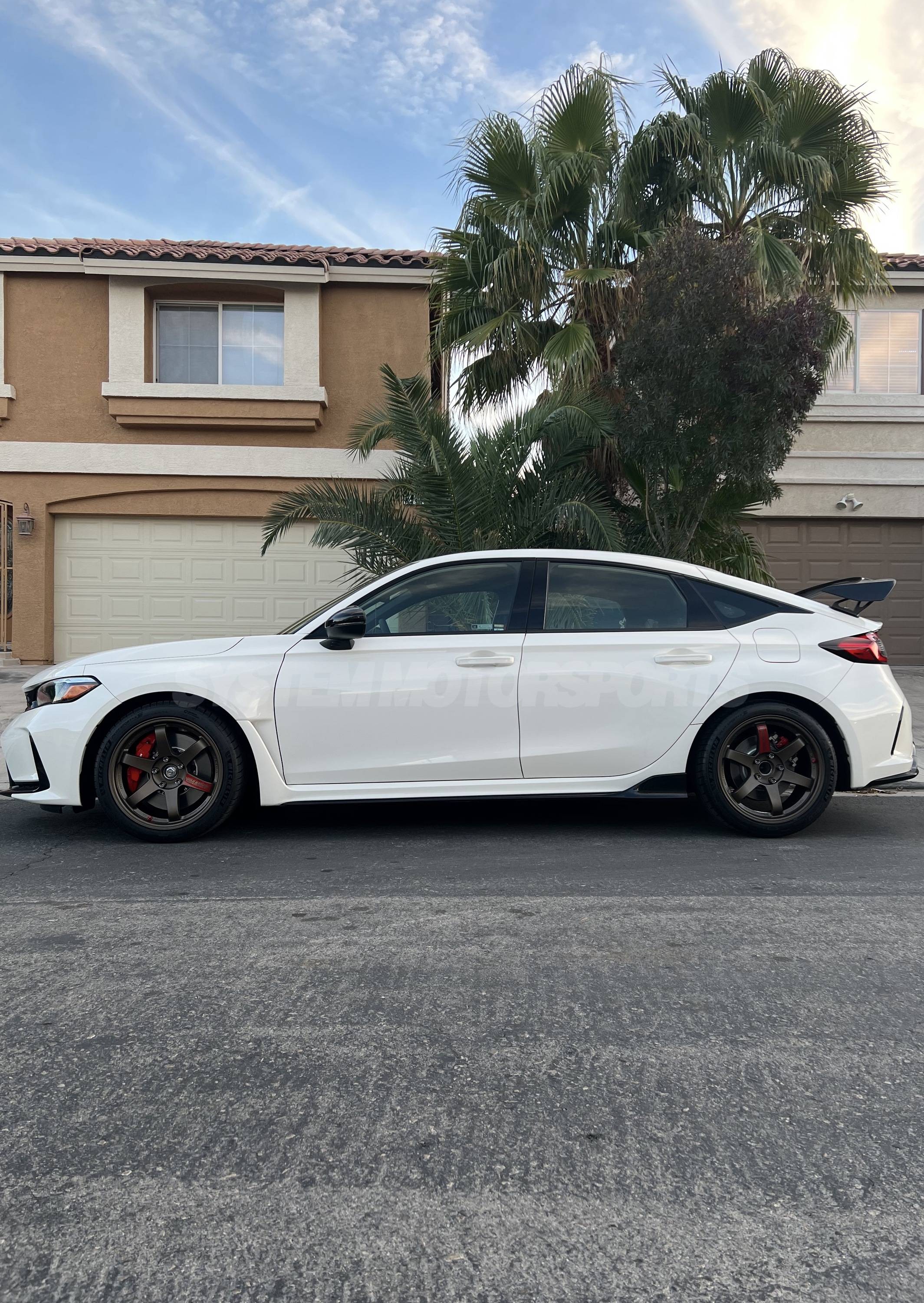 11th Gen Honda Civic Quick rendering of TE37 + FL5 11th Gen Civic Type R! Mwg49it