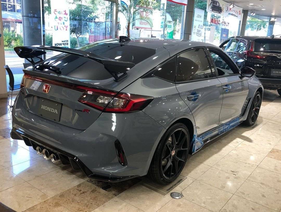 11th Gen Honda Civic Official SONIC GRAY PEARL FL5 Type R Photos Thread sonic-gray-type-r-2-