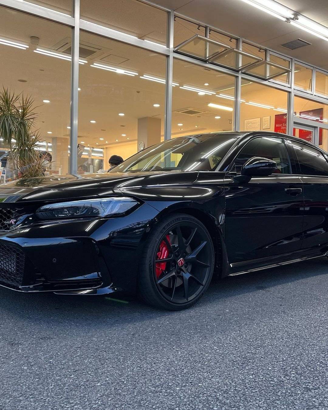 11th Gen Honda Civic Official CRYSTAL BLACK PEARL FL5 Type R Photos Thread type-r-crystal-black-6-
