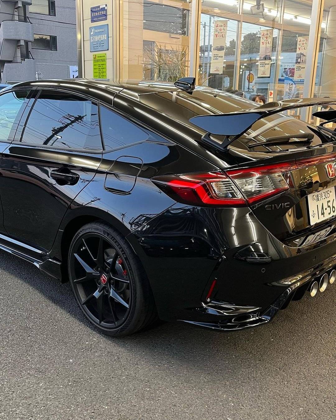 11th Gen Honda Civic Official CRYSTAL BLACK PEARL FL5 Type R Photos Thread type-r-crystal-black-1-