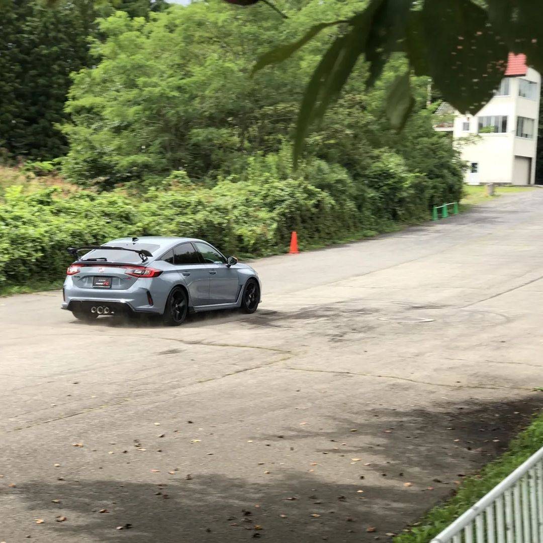 11th Gen Honda Civic Official SONIC GRAY PEARL FL5 Type R Photos Thread 643876_1582517158832791_3490802086428717818_n-jpe