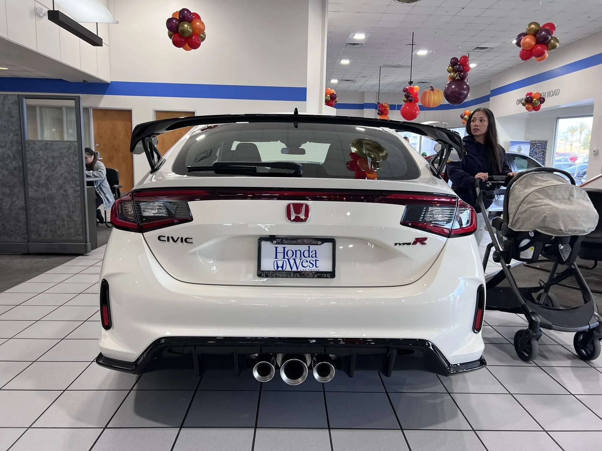 11th Gen Honda Civic Post your FL5 Civic Type R delivery pics! 🙌 📸 A5579E38-AD21-4CDB-894B-EE38C2378D68