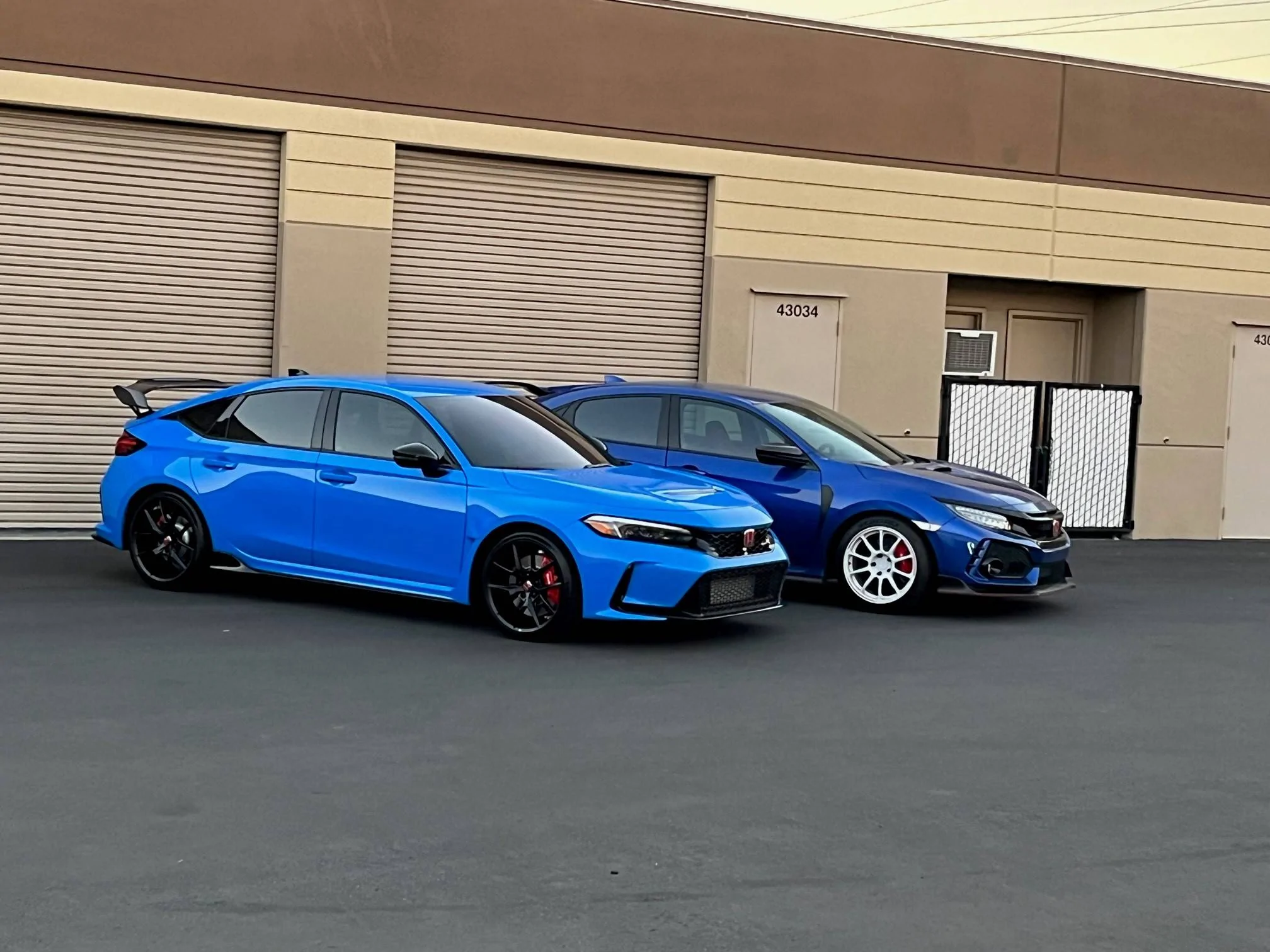 11th Gen Honda Civic Official BOOST BLUE FL5 Type R Photos Thread studio outsid