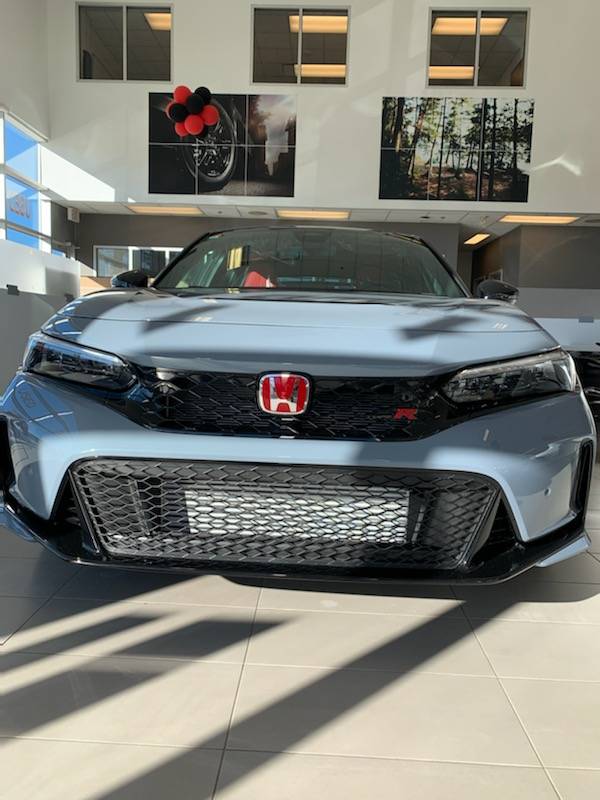 11th Gen Honda Civic Canadian dealer asked what colour Type R I want IMG_73641
