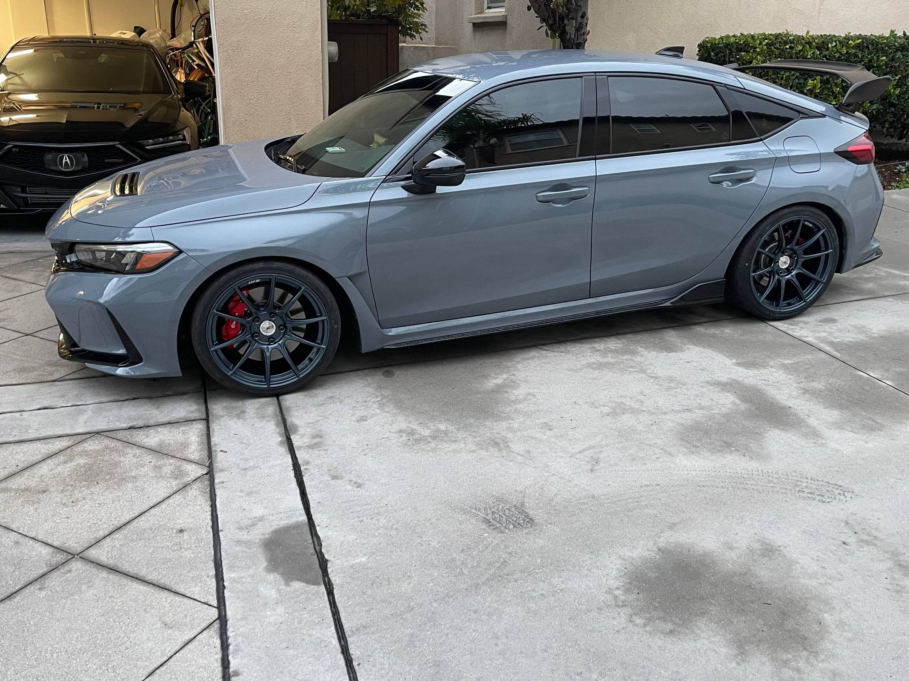 Lowered my Sonic Grey FL5 Civic Type R on H&R Springs, 19