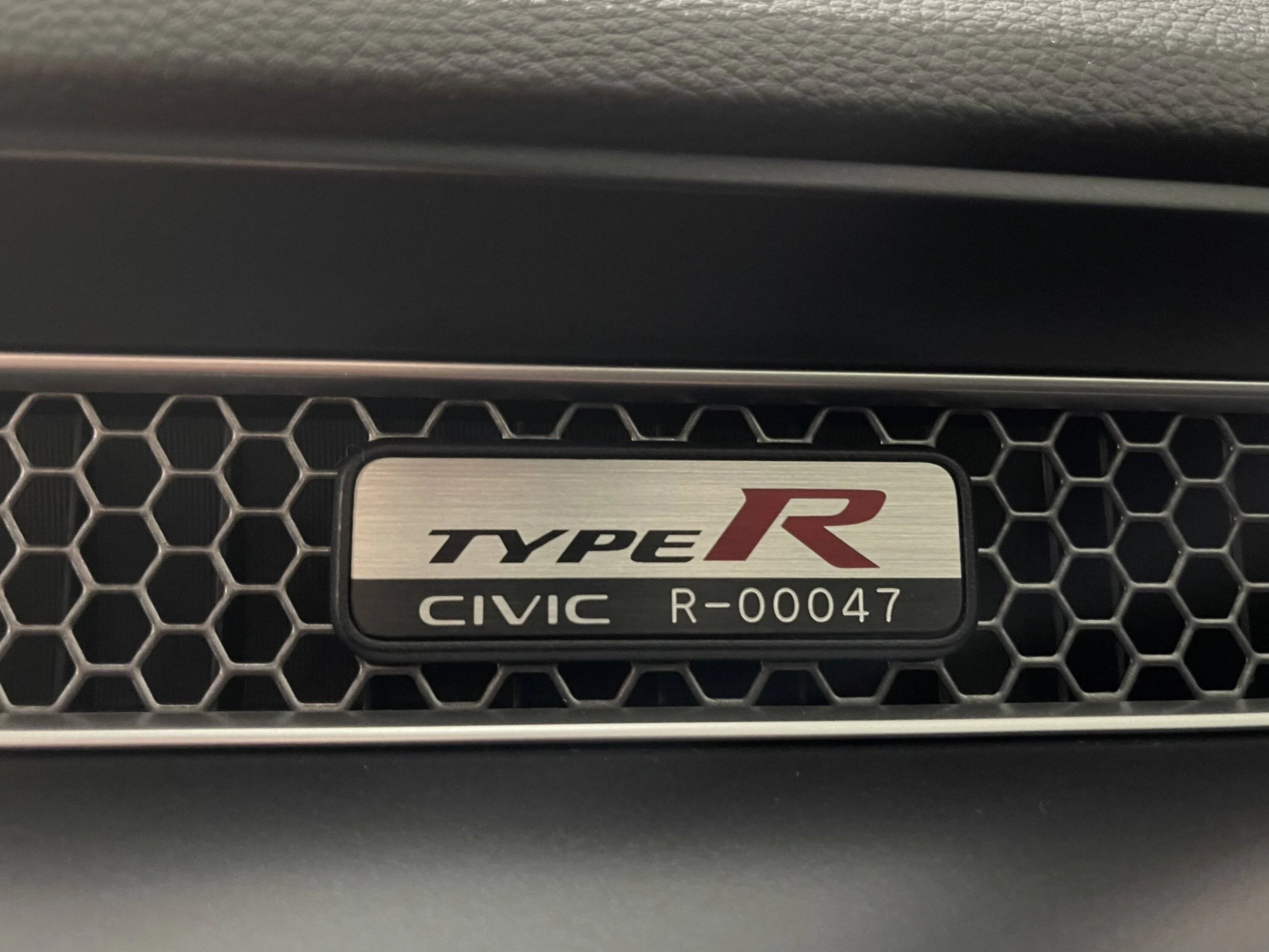 11th Gen Honda Civic Canadian dealer asked what colour Type R I want 50A4A292-B7A8-4B08-A7E7-2F5CB1281B7A