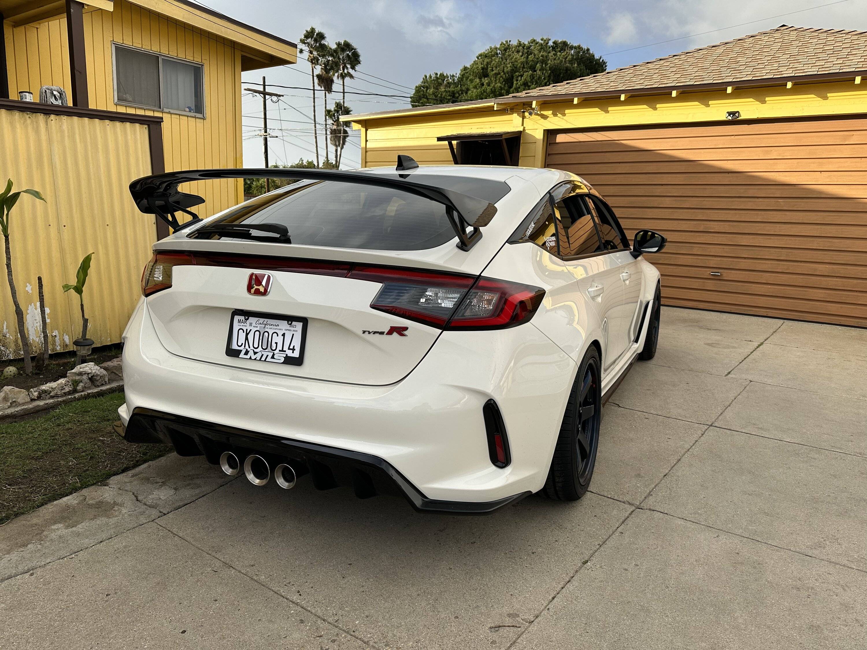 11th Gen Honda Civic White Type R FL5 on 18" Volk Racing TE37SL with 265/35/R18 Toyo Proxes Sports 82EB8F36-D6A4-44CA-B14D-01DCD2593505