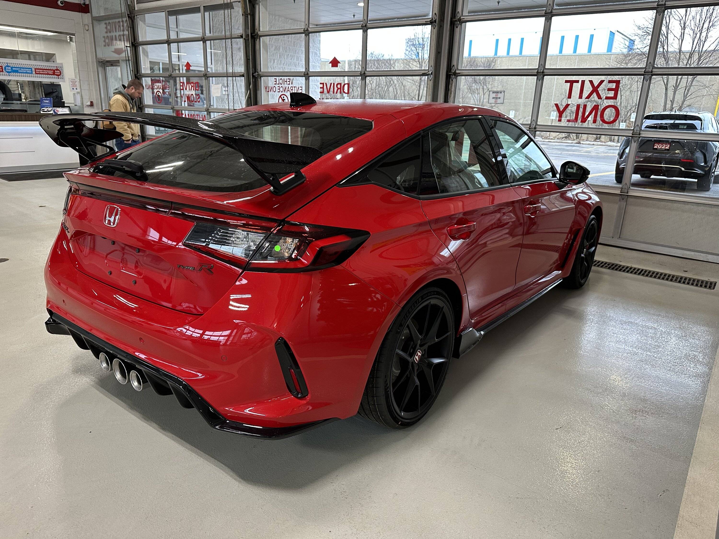 11th Gen Honda Civic Official RALLYE RED FL5 Type R Photos Thread 50AA0908-85A6-419A-A66E-F32F37CD5295