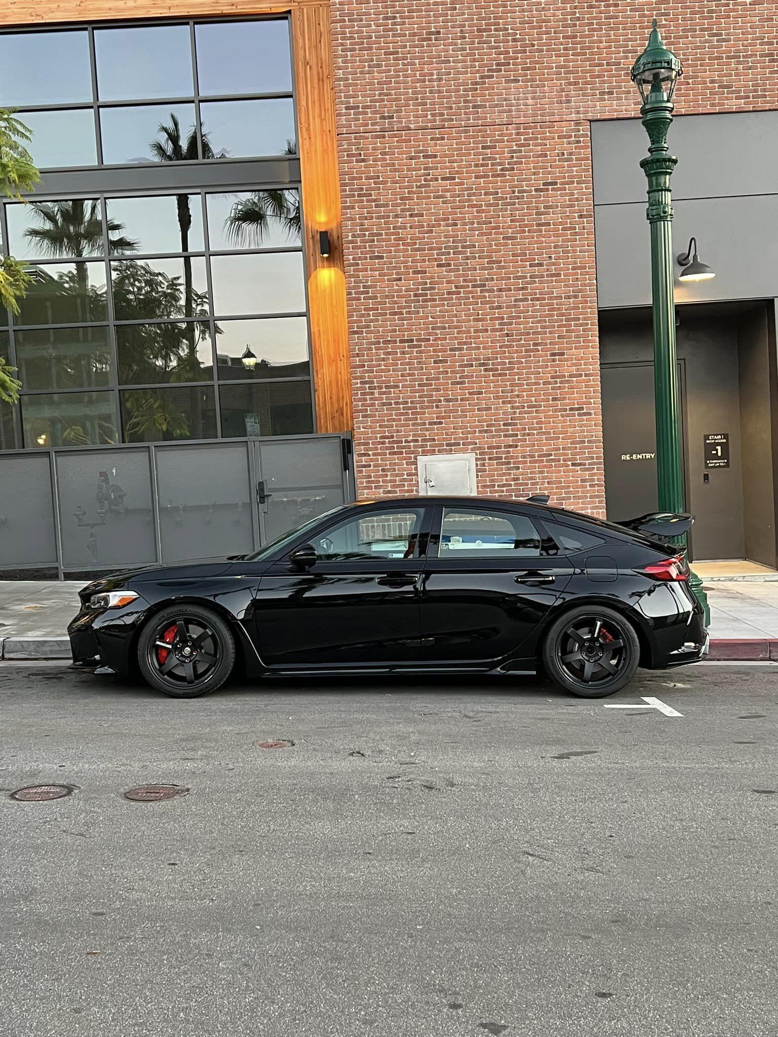 11th Gen Honda Civic Official CRYSTAL BLACK PEARL FL5 Type R Photos Thread 334046357_577481277741948_523584282636486866_n-