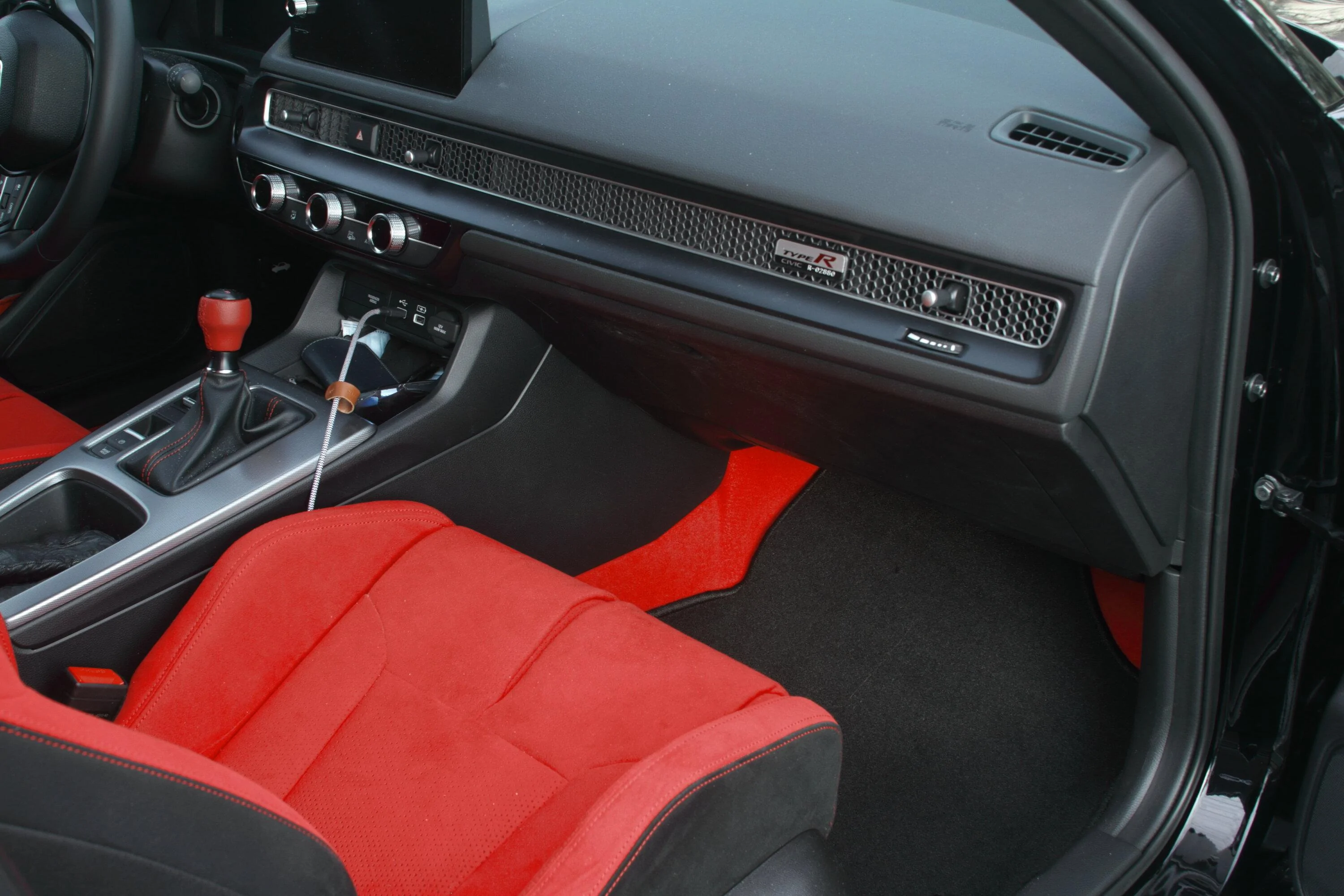 11th Gen Honda Civic Honda Alcantara Suede Steering wheel and Red shifter worth it? IMG_9923-FL5-Insid