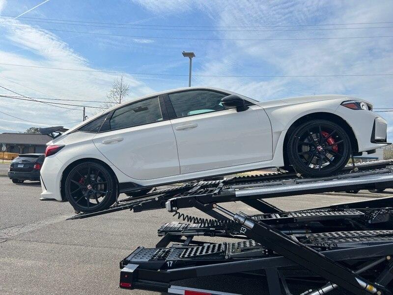 11th Gen Honda Civic Post your FL5 Civic Type R delivery pics! 🙌 📸 image_0-1