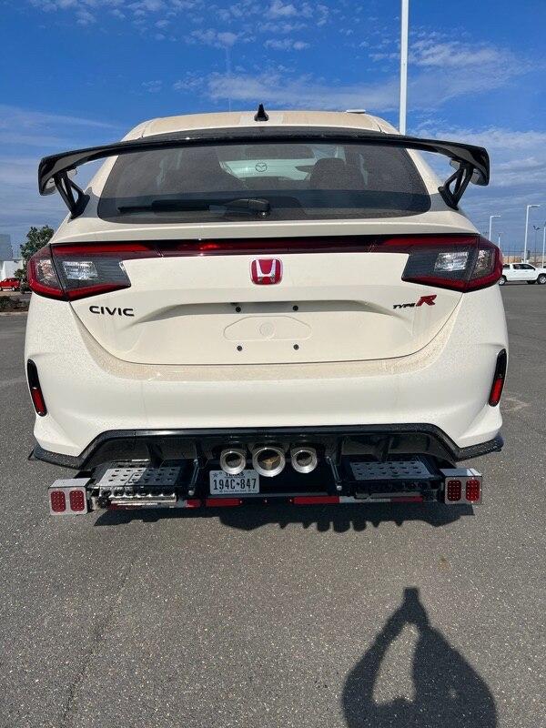 11th Gen Honda Civic Post your FL5 Civic Type R delivery pics! 🙌 📸 image_2