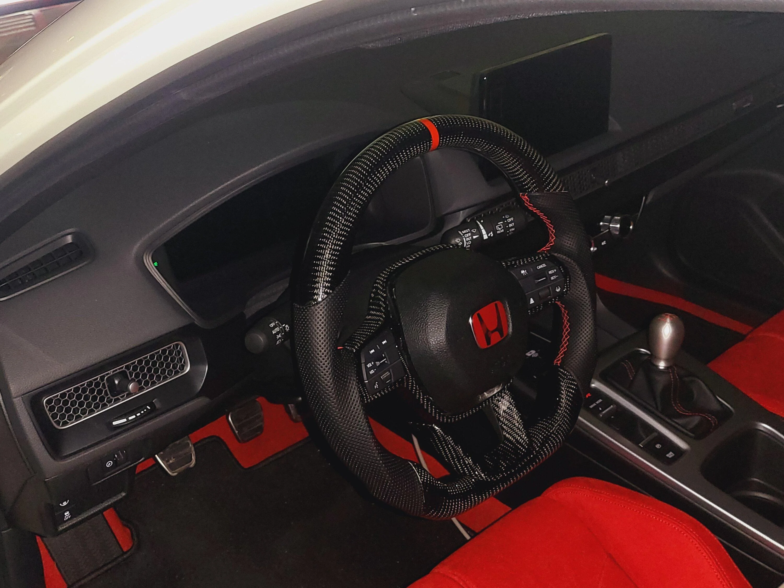 11th Gen Honda Civic TTD Craft Carbon Fiber Steering Wheel installed in FL5 20230331_211156