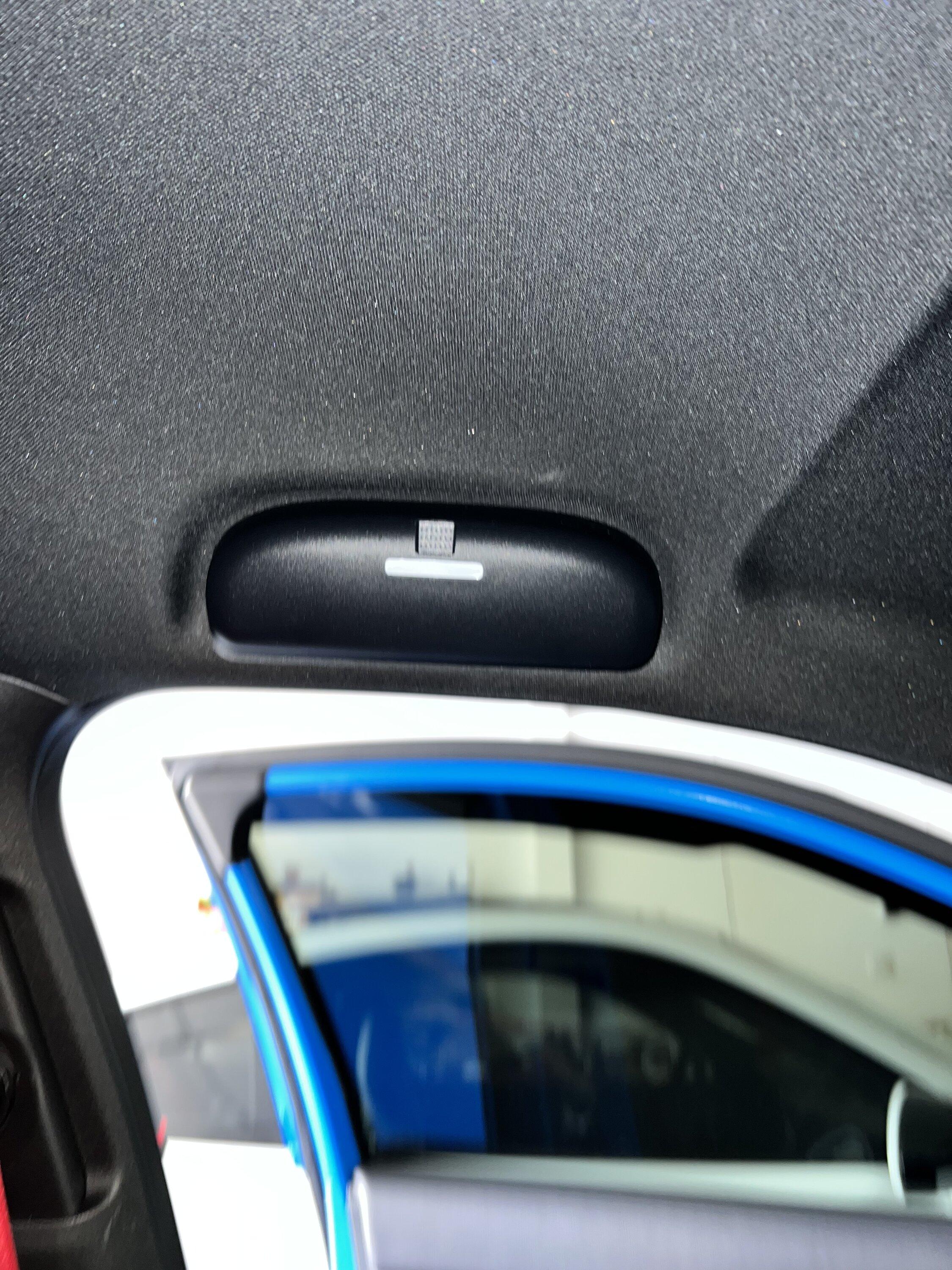11th Gen Honda Civic Sunglass holder! Why doesn’t the R have it… 20815FAD-AE69-4B77-96E4-1FB6192B511D