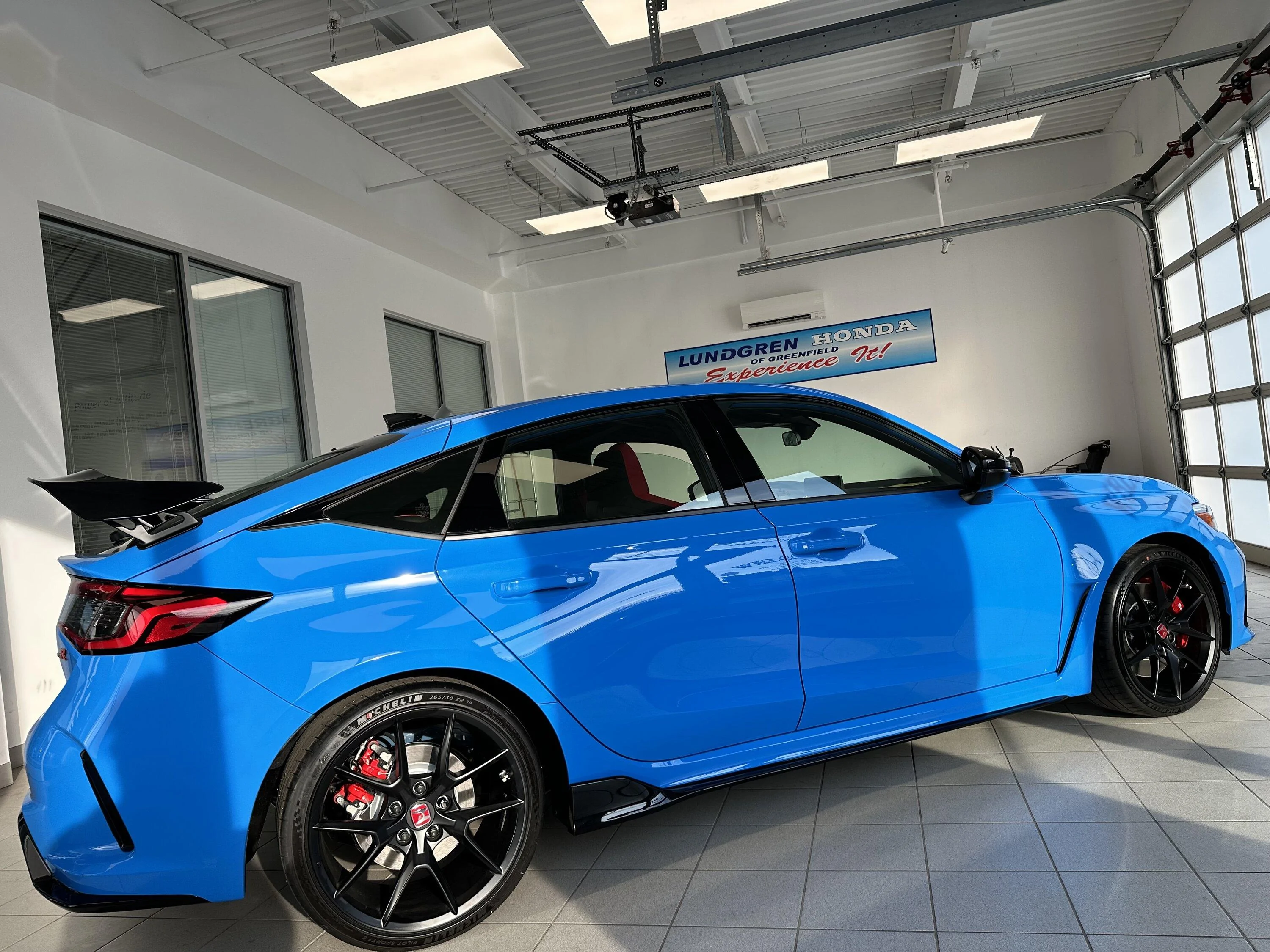 11th Gen Honda Civic Post your FL5 Civic Type R delivery pics! 🙌 📸 IMG_2283