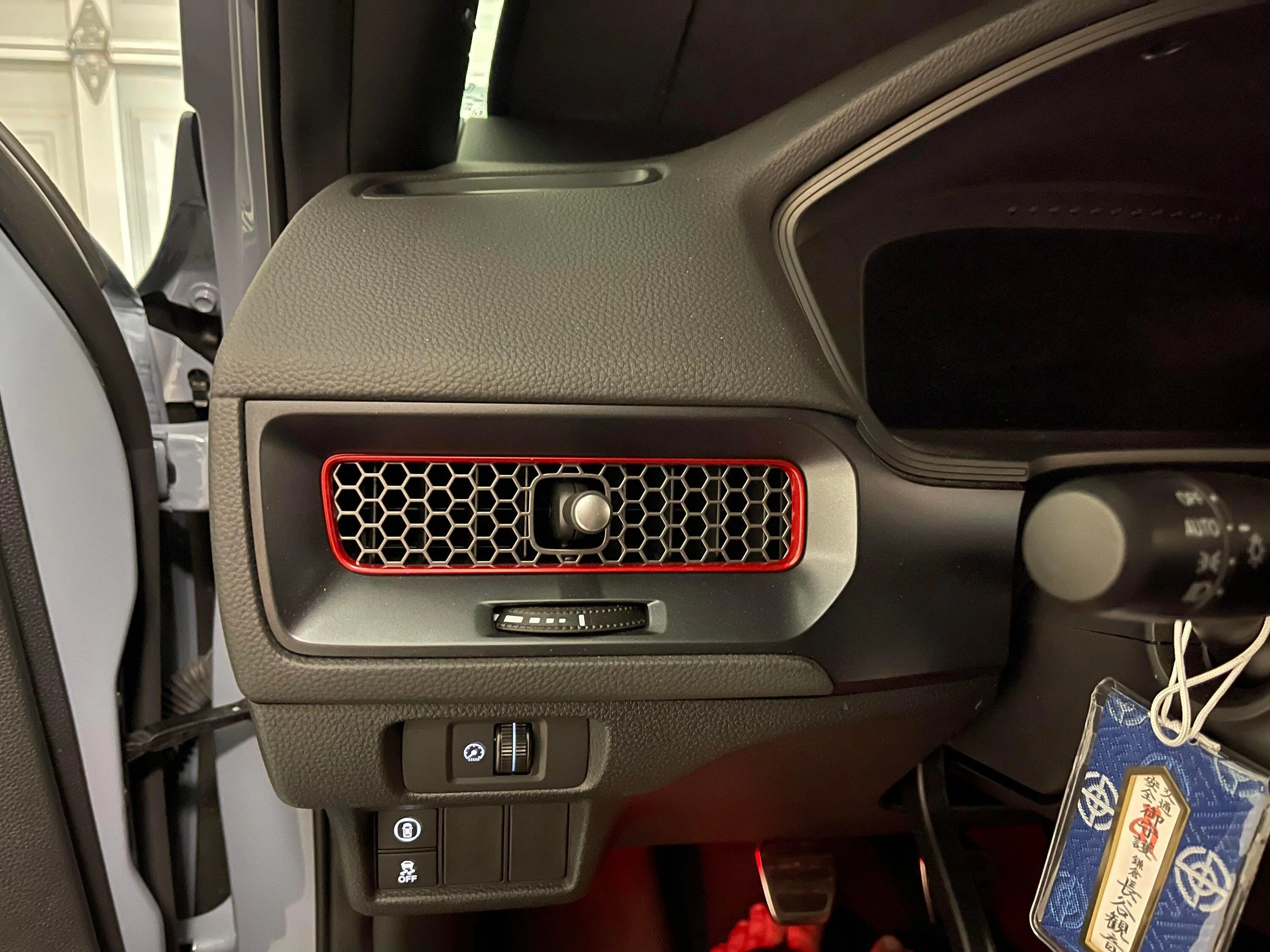 11th Gen Honda Civic Frankenstein A/C vent trim update with Si Red Trim Ring FL5 AC vent Si swap 2