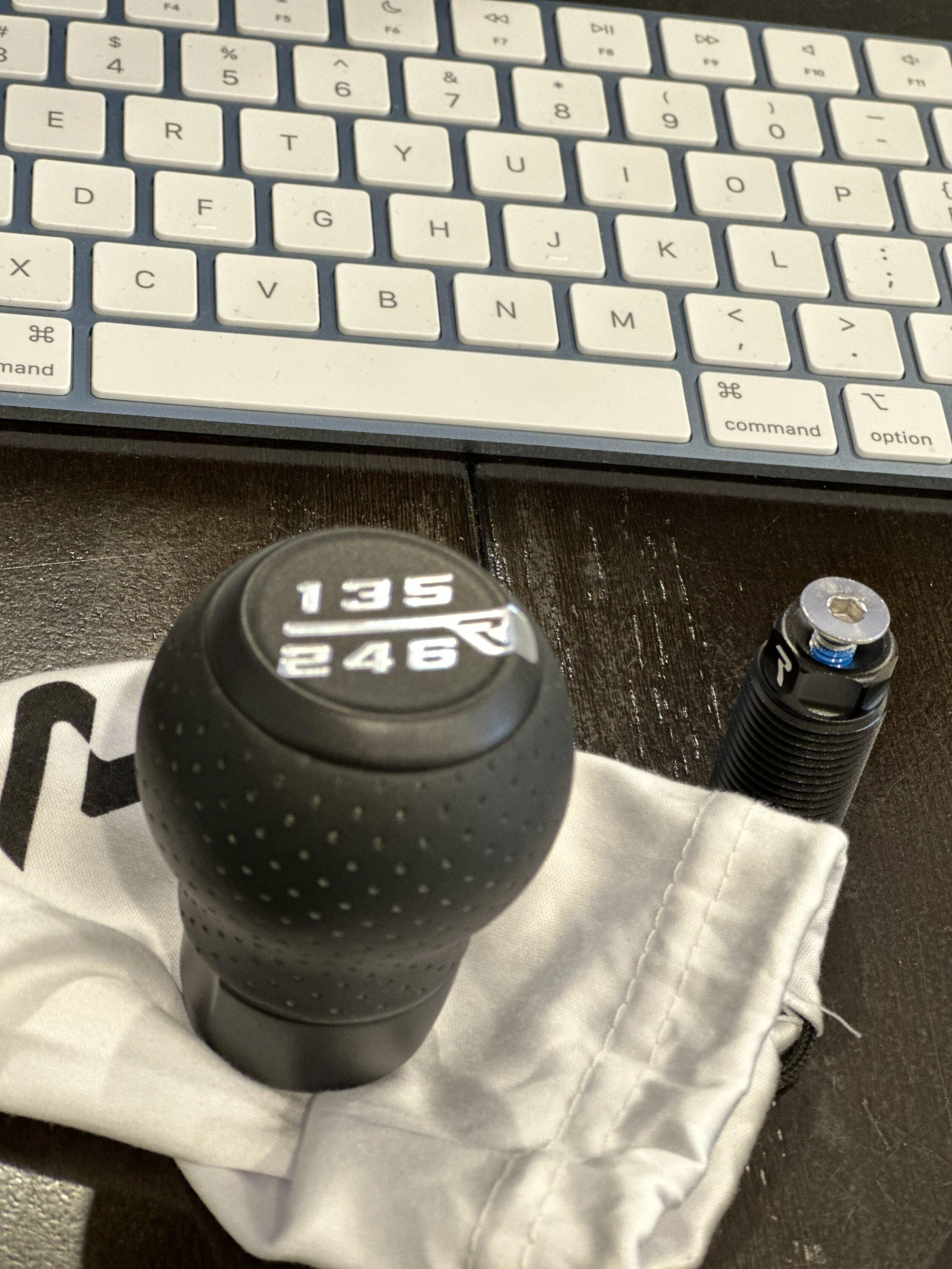 11th Gen Honda Civic Shift Knob installation on FL5R IMG_3077