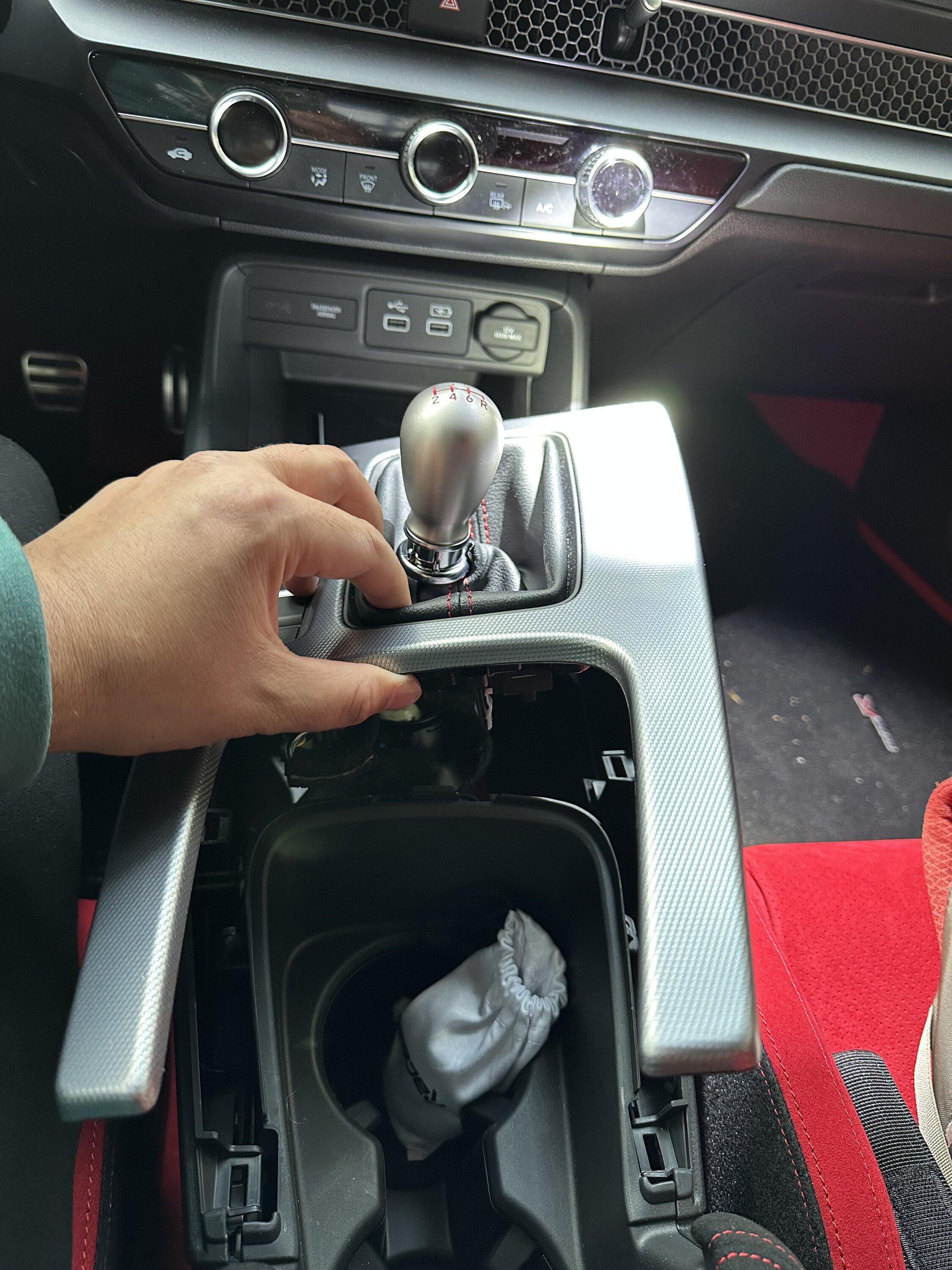 11th Gen Honda Civic Shift Knob installation on FL5R IMG_3087