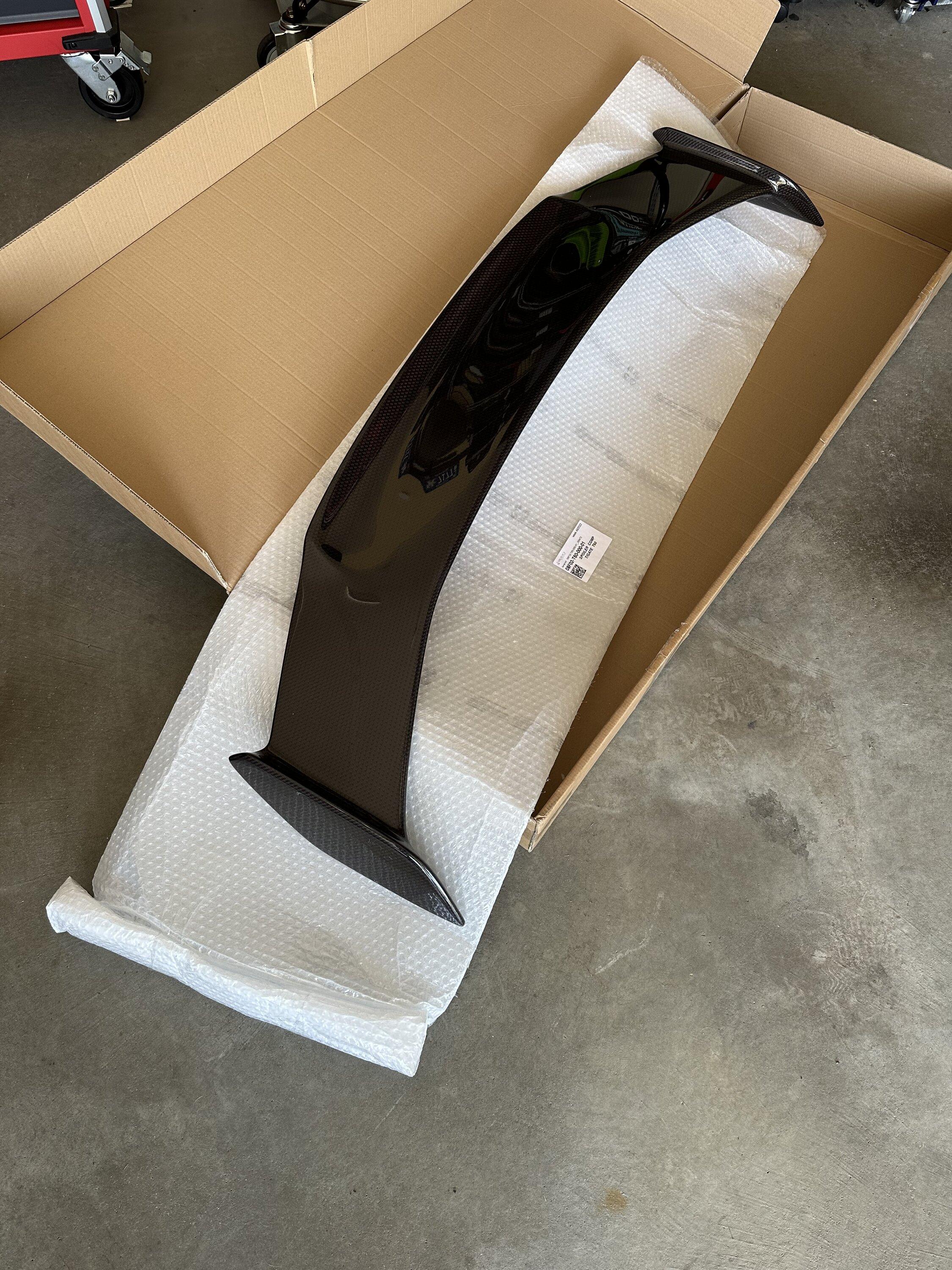 11th Gen Honda Civic SOLD-F/S OEM FL5 Carbon Spoiler IMG_0300