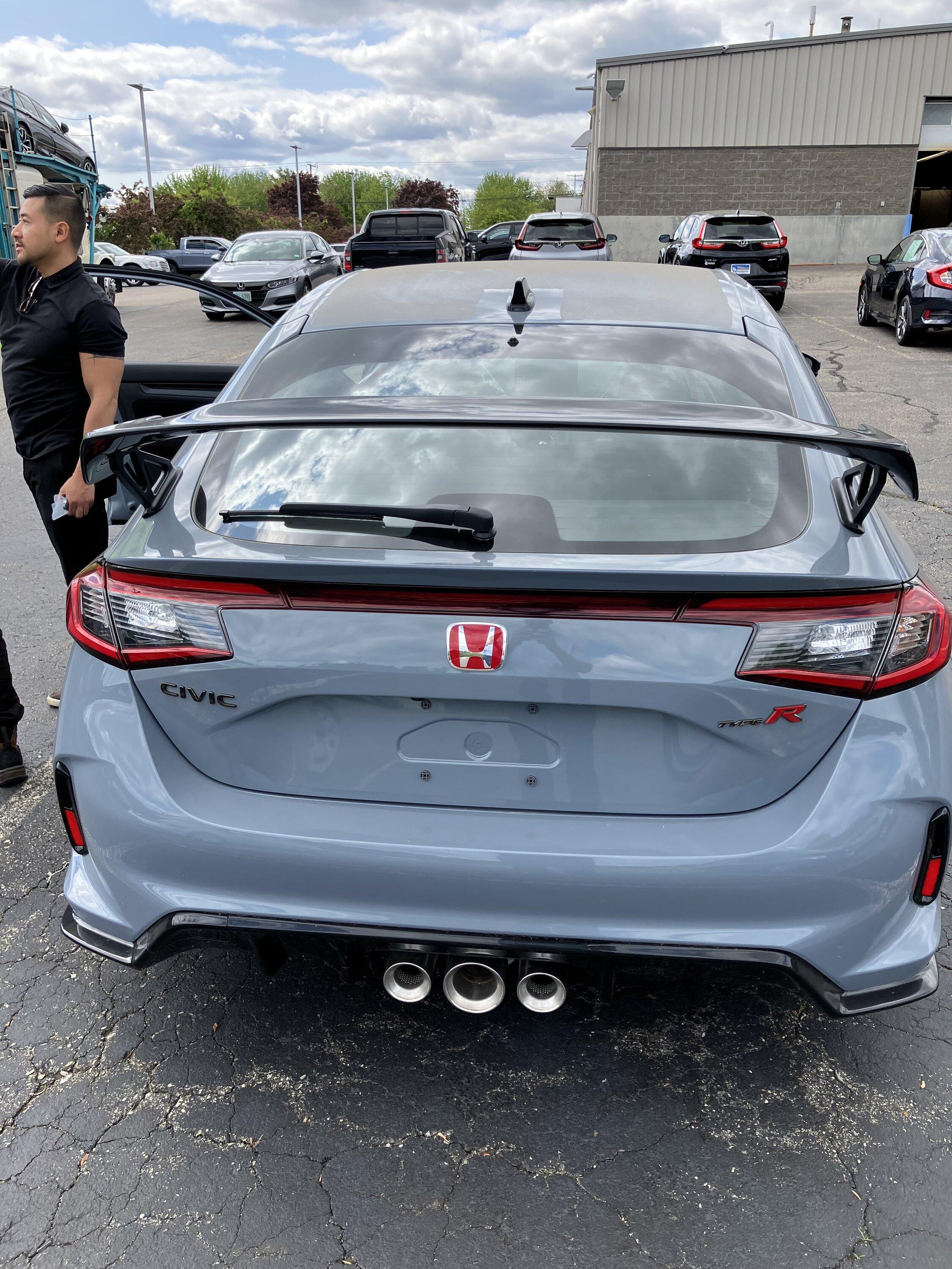 11th Gen Honda Civic Official SONIC GRAY PEARL FL5 Type R Photos Thread 9B1F1CA8-6C24-4823-BF63-CE19A3D7B2E1