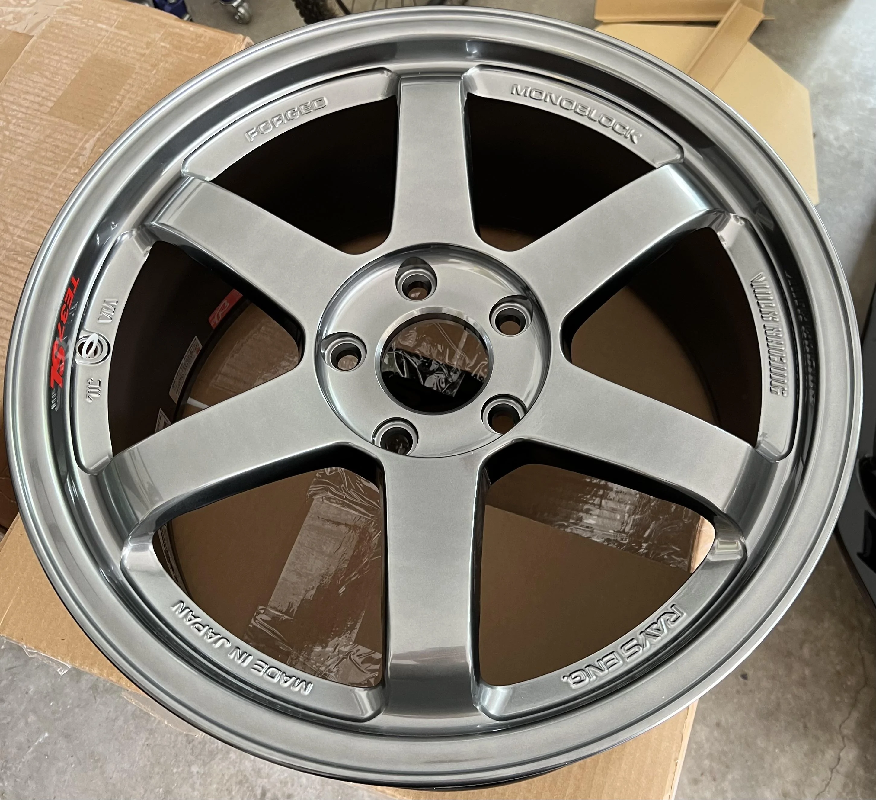 11th Gen Honda Civic FS TE37 SL Formula Silver 18x9.5 +45 IMG_5782