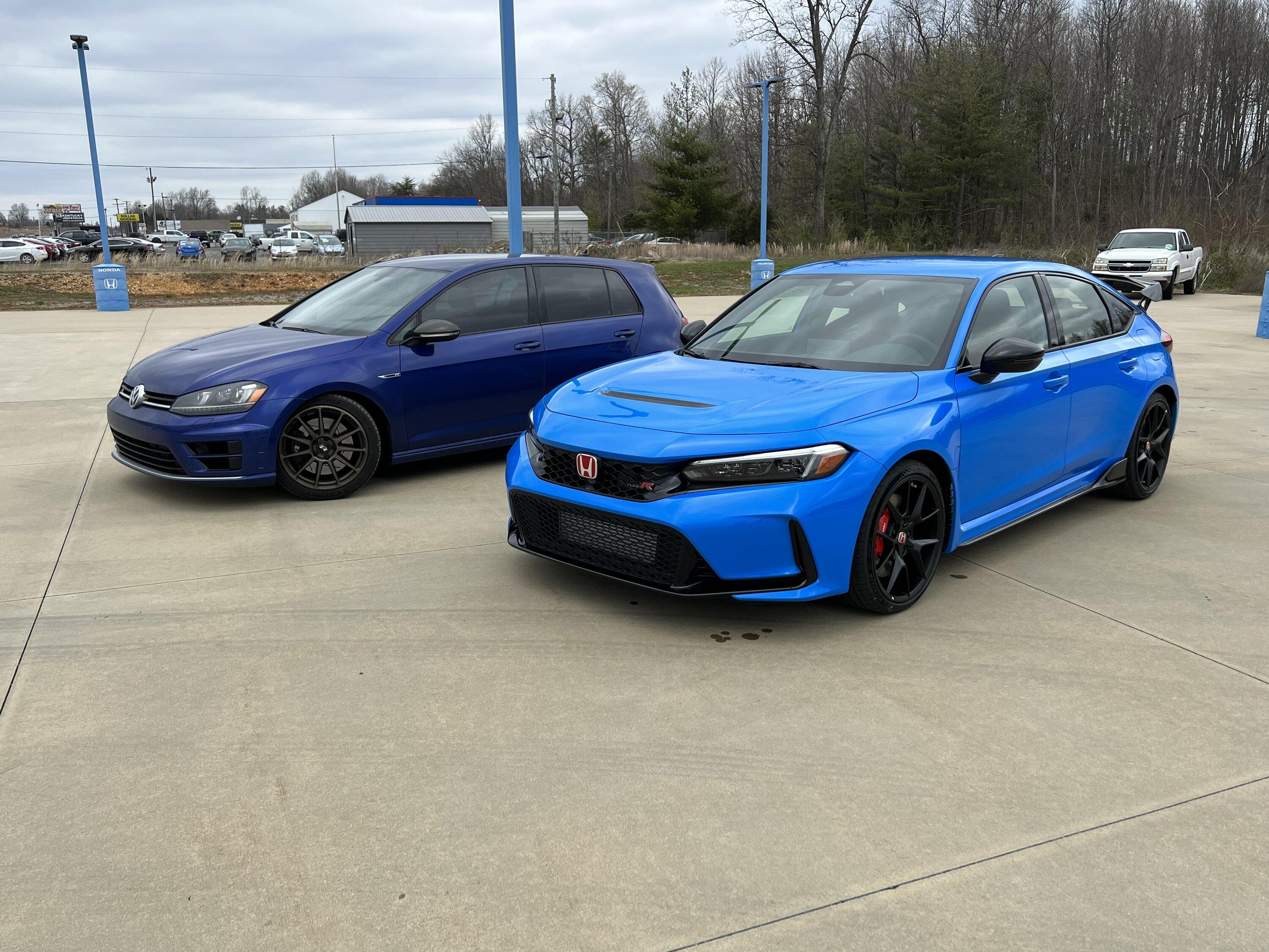 11th Gen Honda Civic Post your FL5 Civic Type R delivery pics! 🙌 📸 IMG_7277