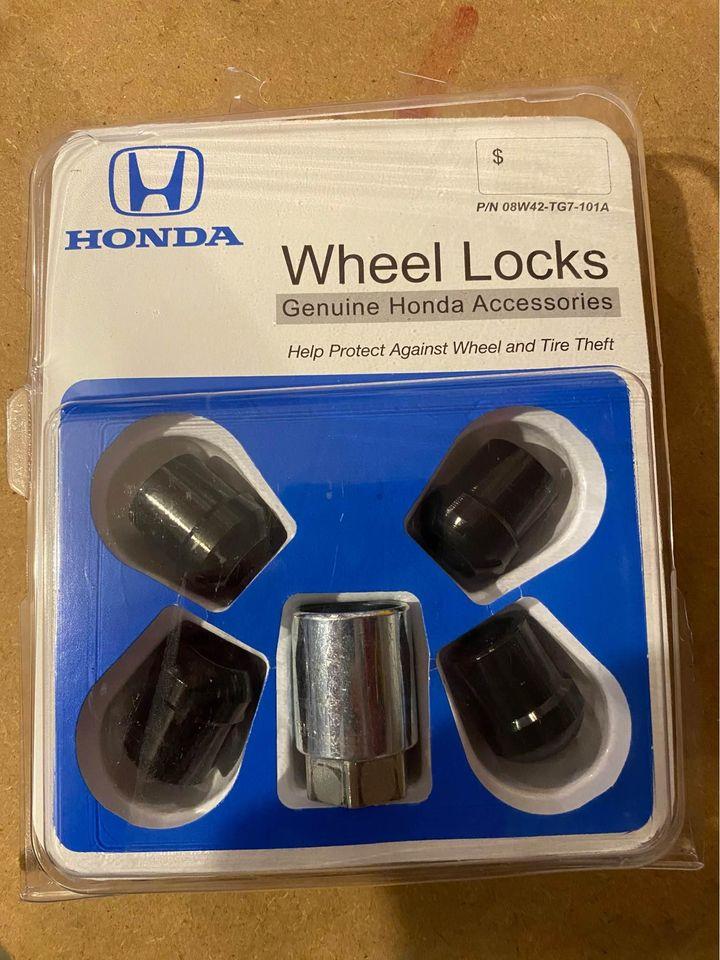 11th Gen Honda Civic OEM Honda Black Wheel Locks 355236539_6256751177741447_1056674375169131540_n