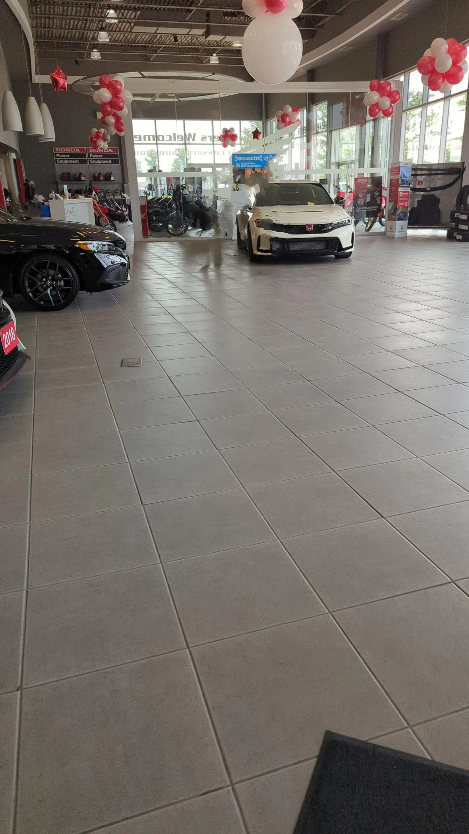 11th Gen Honda Civic Canadian dealer asked what colour Type R I want Snapchat-789851655~2