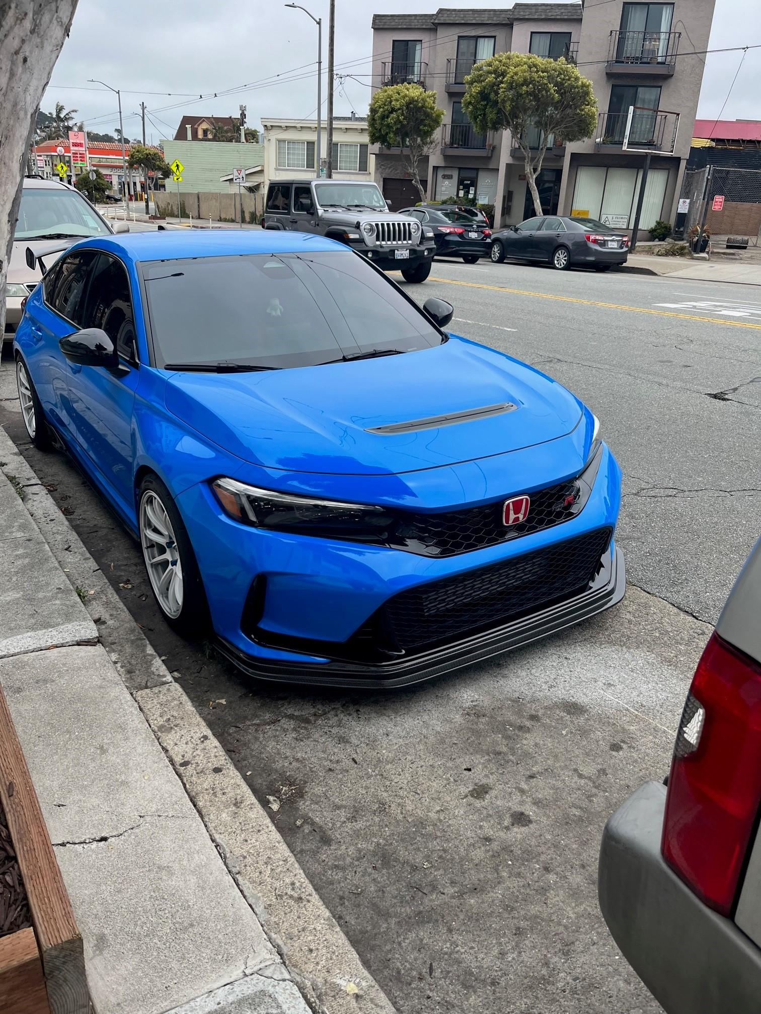 11th Gen Honda Civic Official BOOST BLUE FL5 Type R Photos Thread lip1