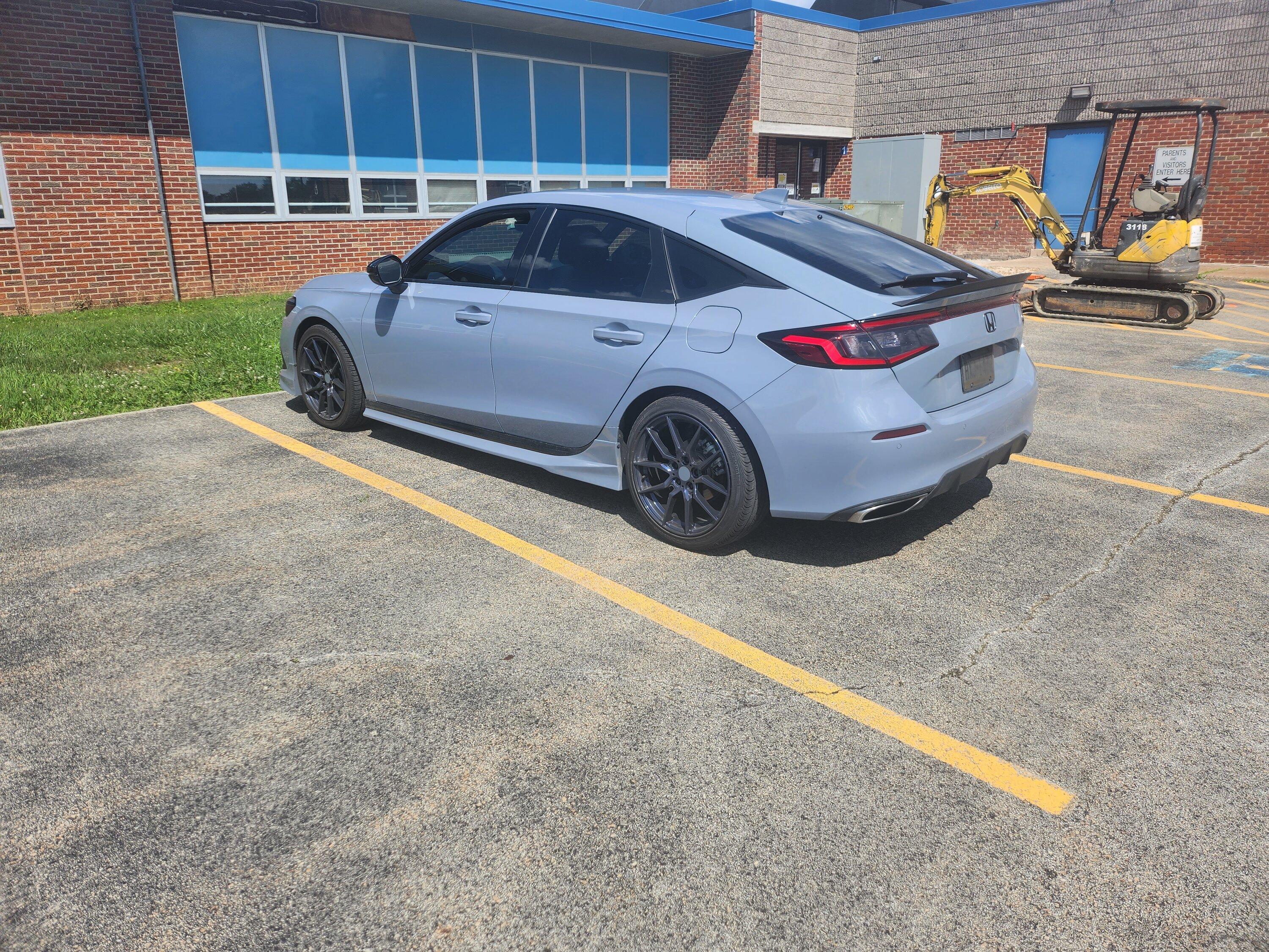 11th Gen Honda Civic New wheels + Yofer side skirts and bumper 20230705_155055