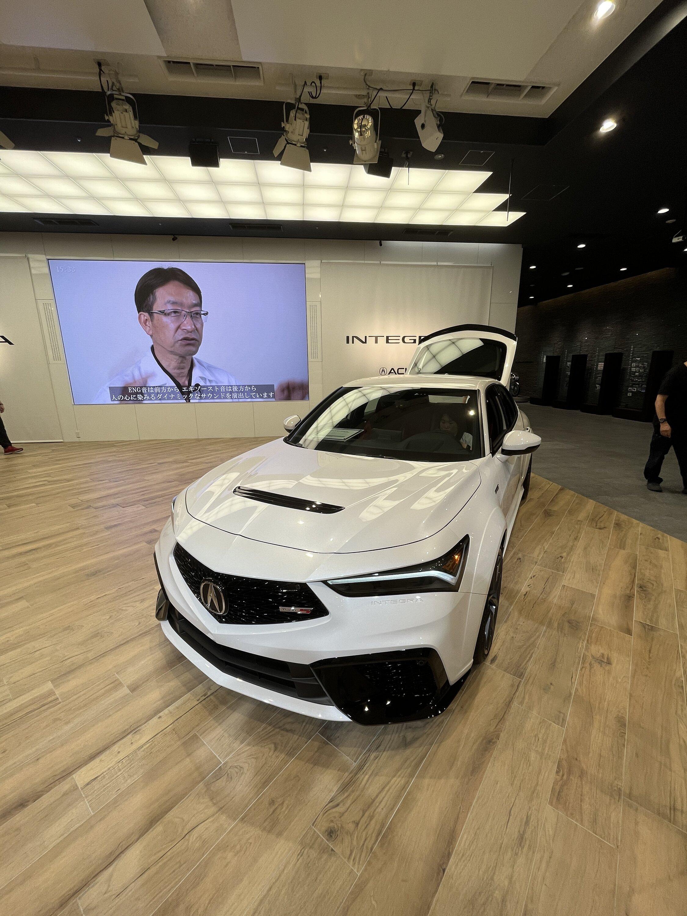 11th Gen Honda Civic Canadian dealer asked what colour Type R I want IMG_0499