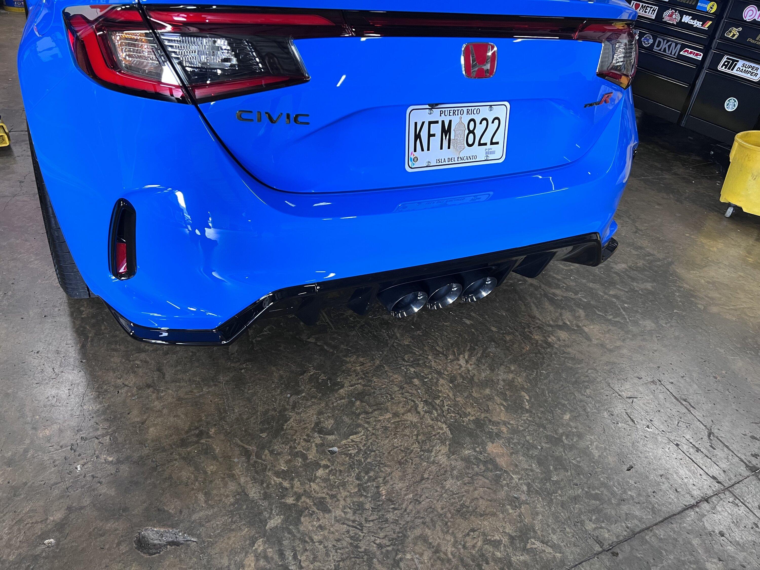 11th Gen Honda Civic What did you do to your FL5 today? IMG_5073
